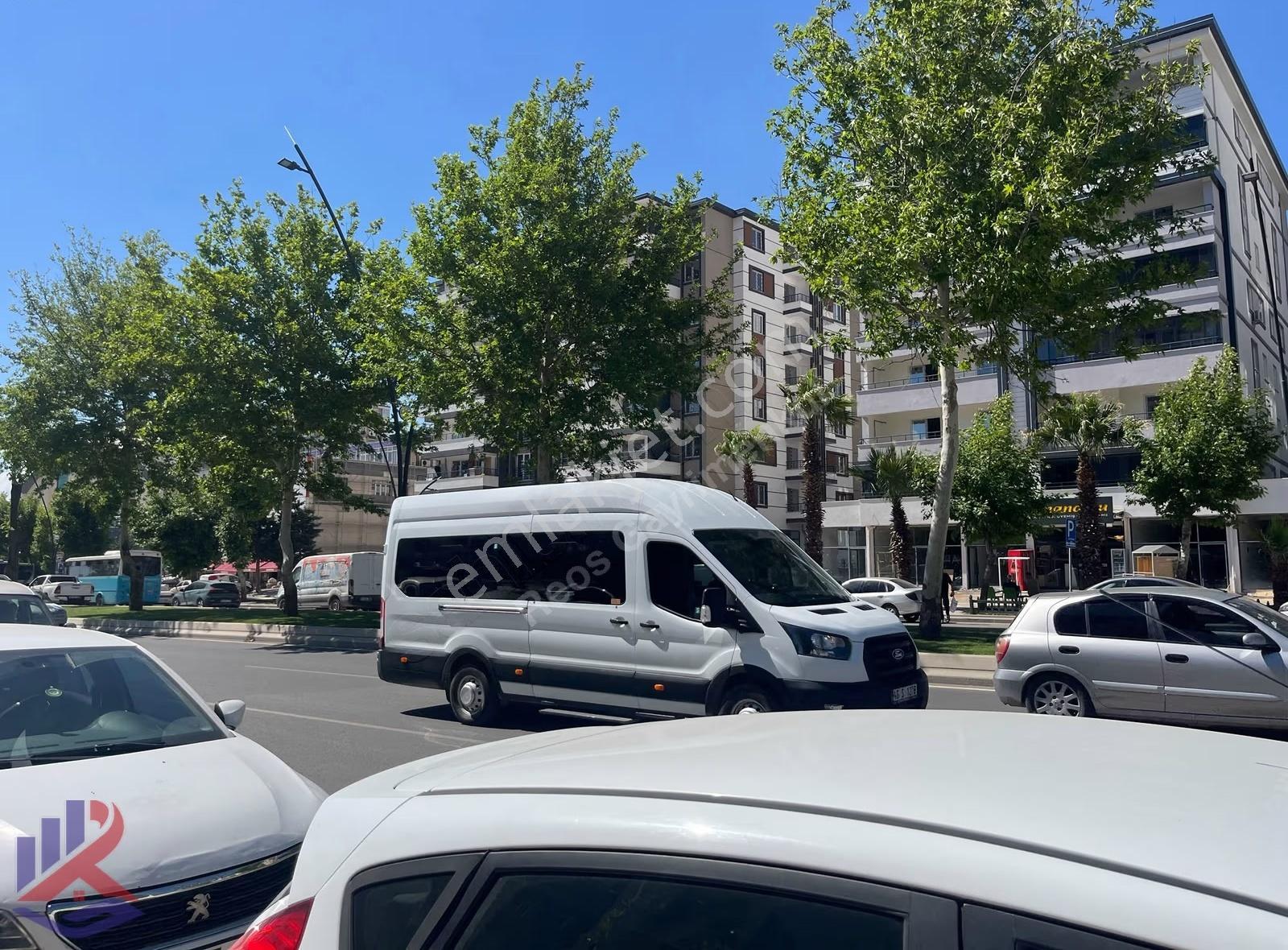 Reos'dan Ana Cadde'de Tabela Değeri Yüksek Kiralık Köşe İş Yeri - Görsel 20