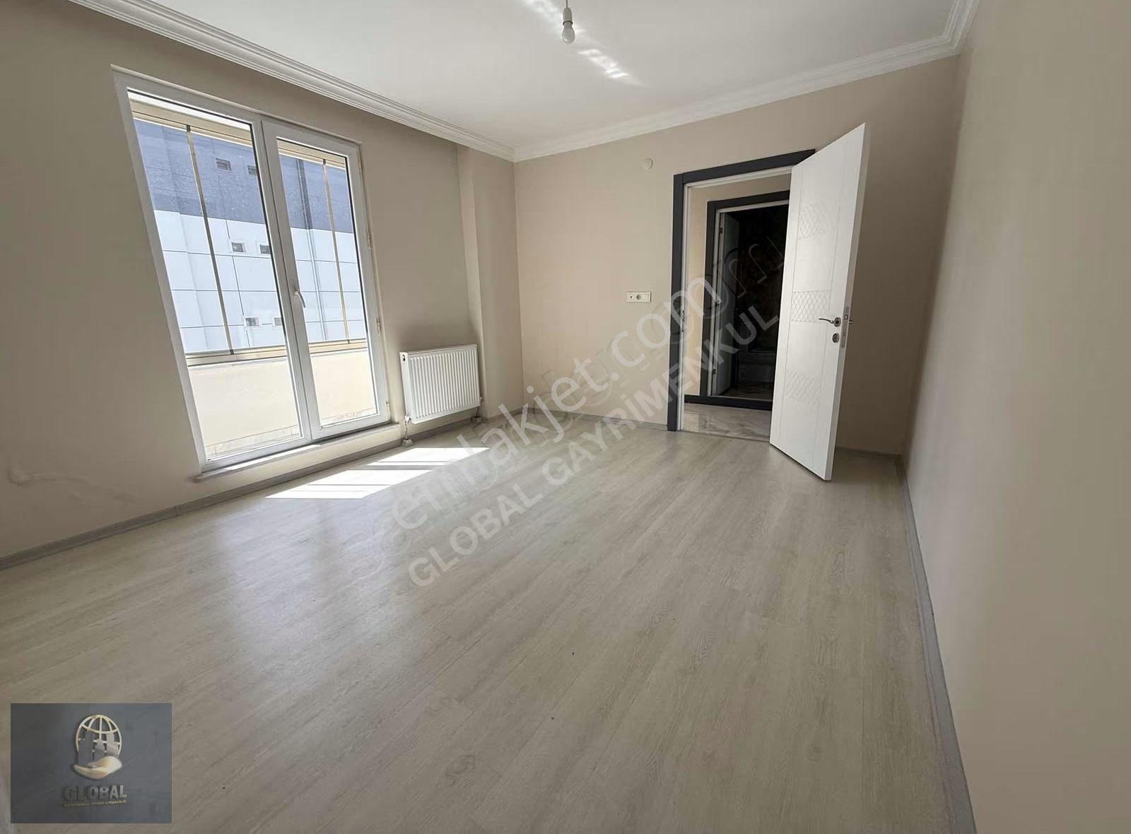 Hürriyet Mah 2+1 Arakat 110m2 Çift Balkon E Banyo Ön Cephe - Görsel 19