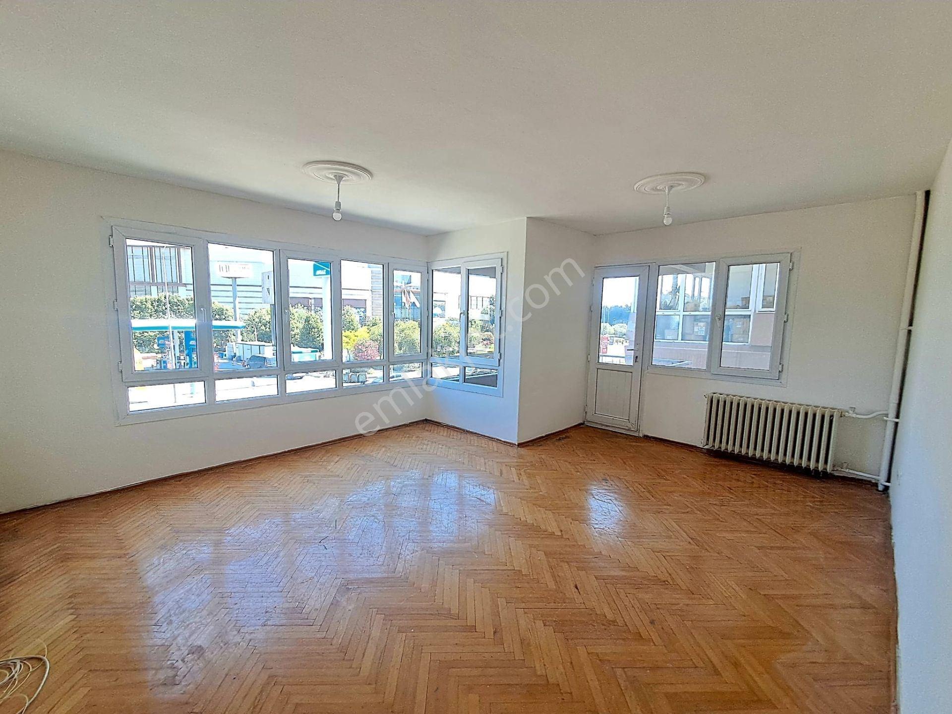 İstinyepark Karşısı Cadde Üzeri Asansörlü 3+1 Kiralık Daire - Görsel 2