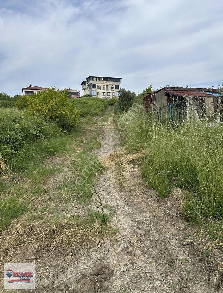 Re/max Şehir'den Çınarcık Koru'da Satılık Üç Kat İmarlı Arsa - Görsel 2