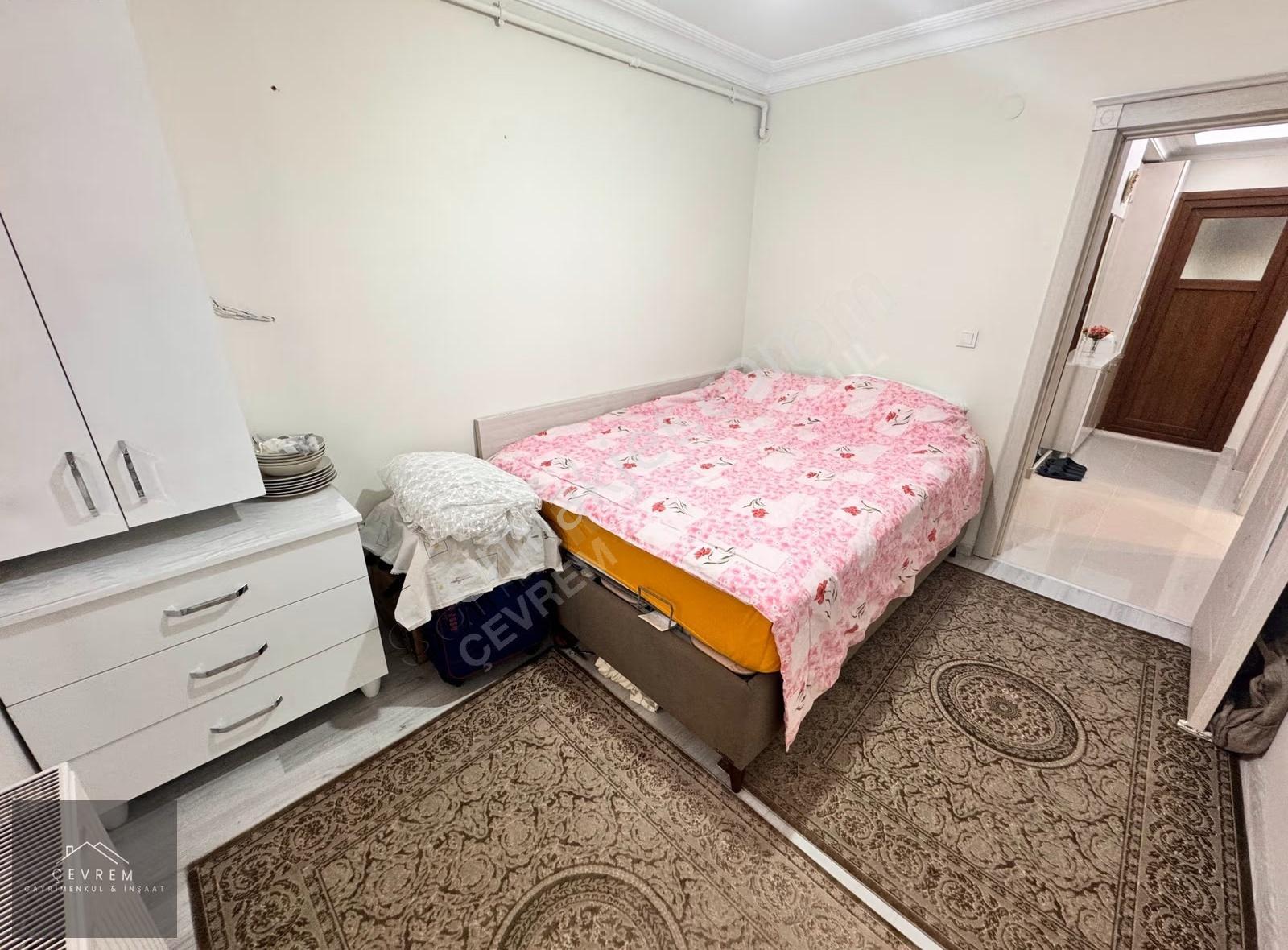 *çevrem* Yeşilova'da Metrobüse Çok Yakın 1+1 70m² Yüksek Giriş - Görsel 3