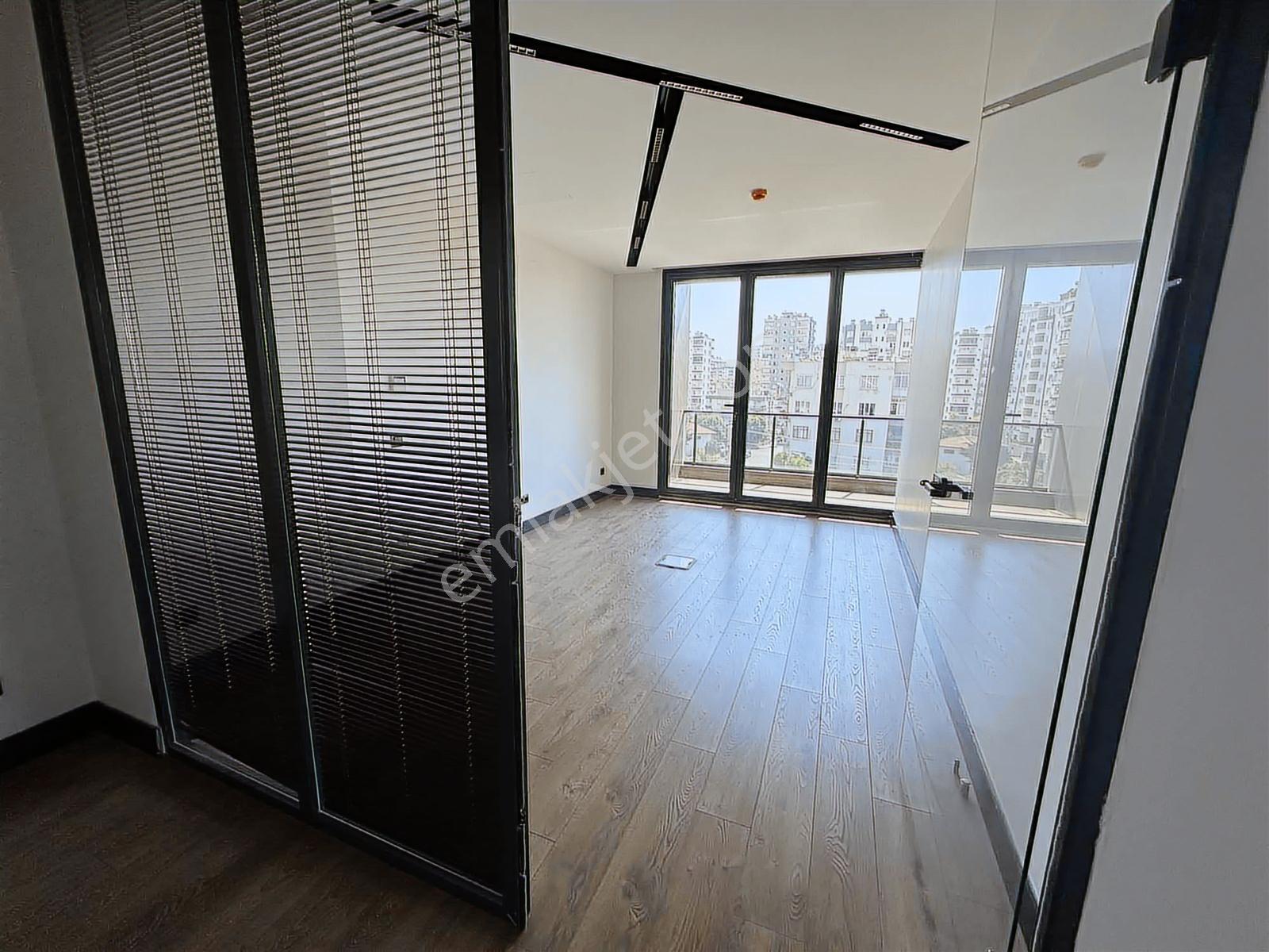 Avax Gayrimenkulden Gmk Ya Sıfır İş Merkezinde Kiralık Ofis - Görsel 8