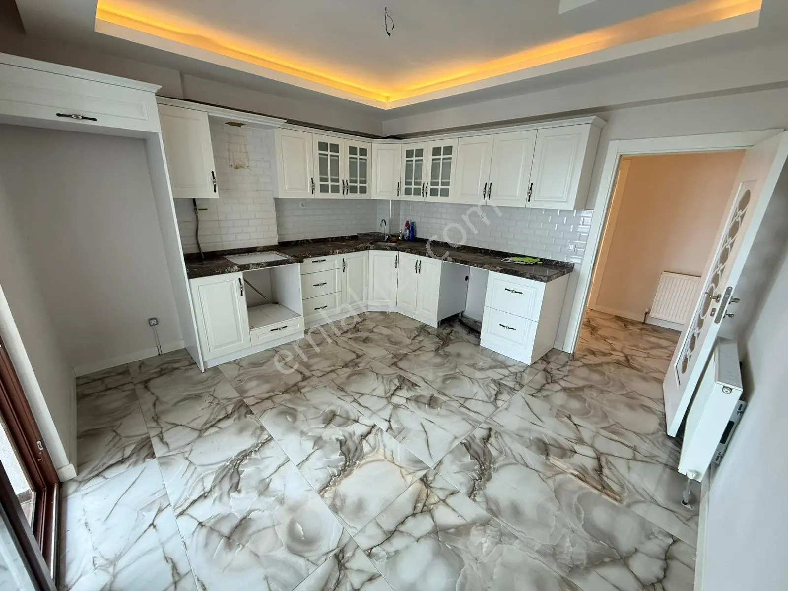 Doğan Emlak Group’tan İlkadım Tepecik’te Site İçi 3+1 4.kat Kiralık - Görsel 2