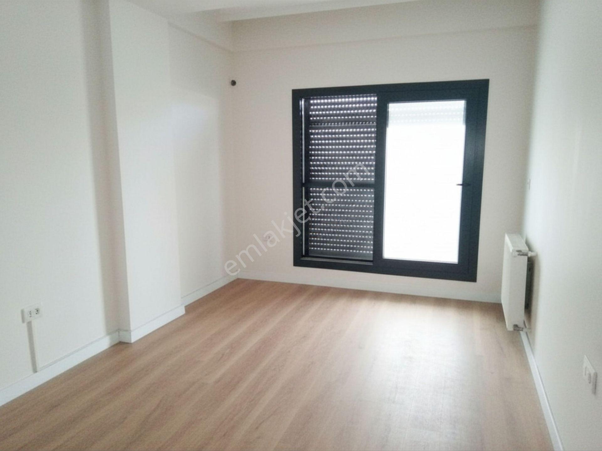 Yeni Foça Merkez'de Müstakil Bahçeli Satılık 3+1 Lüx Villa - Görsel 8