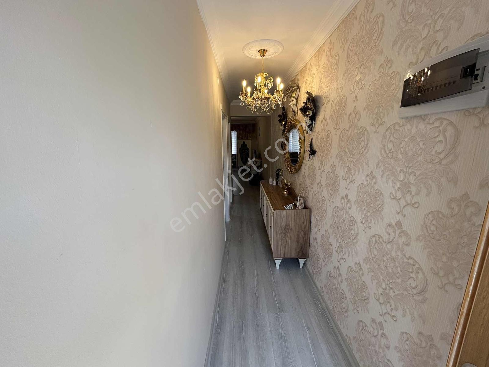Kuşadasında Havuzlu Sitede Lüks Eşyalı 1+1 Satılık Daire - Görsel 18