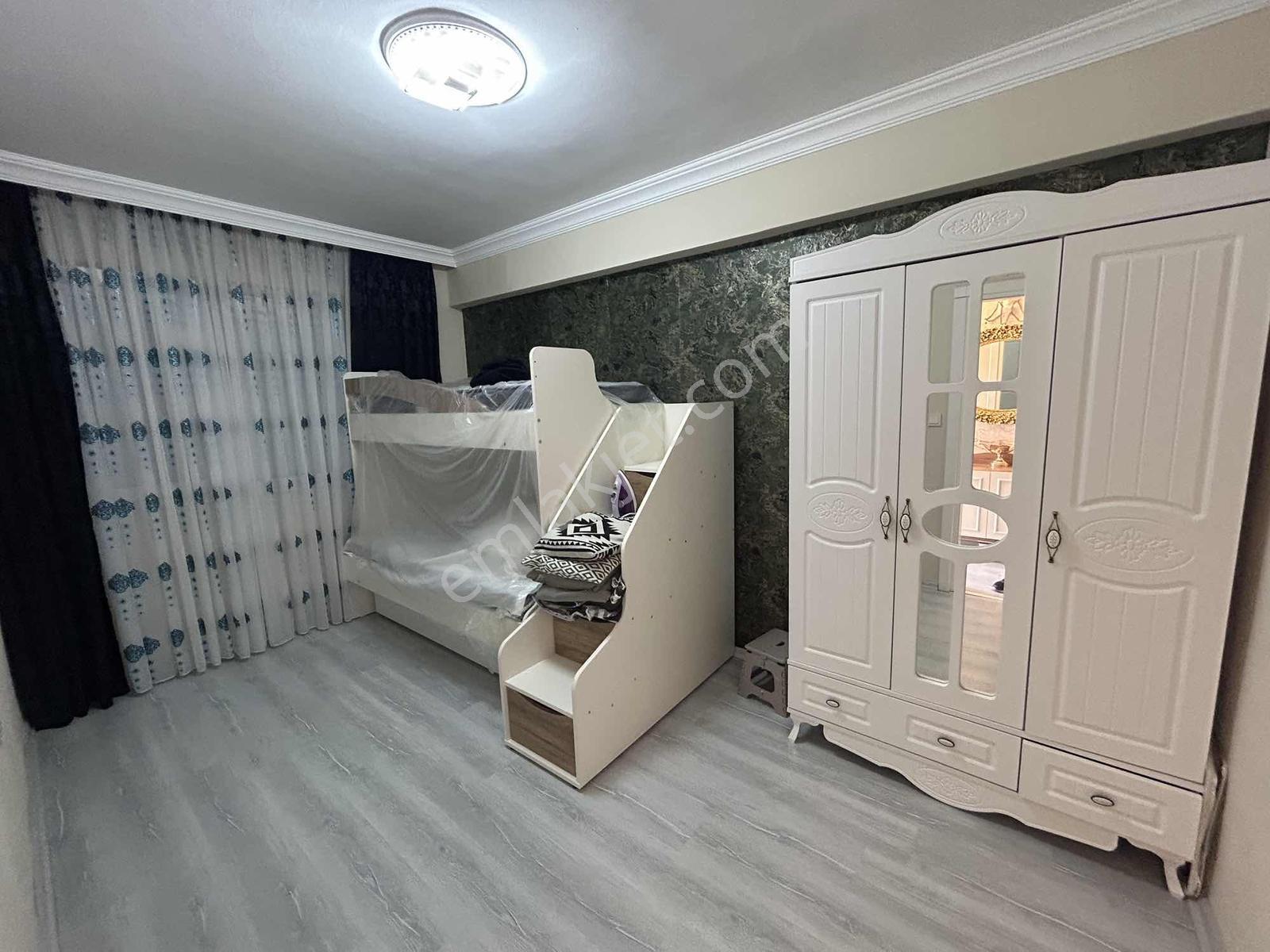 Kuşadasında Havuzlu Sitede Lüks Eşyalı 1+1 Satılık Daire - Görsel 14
