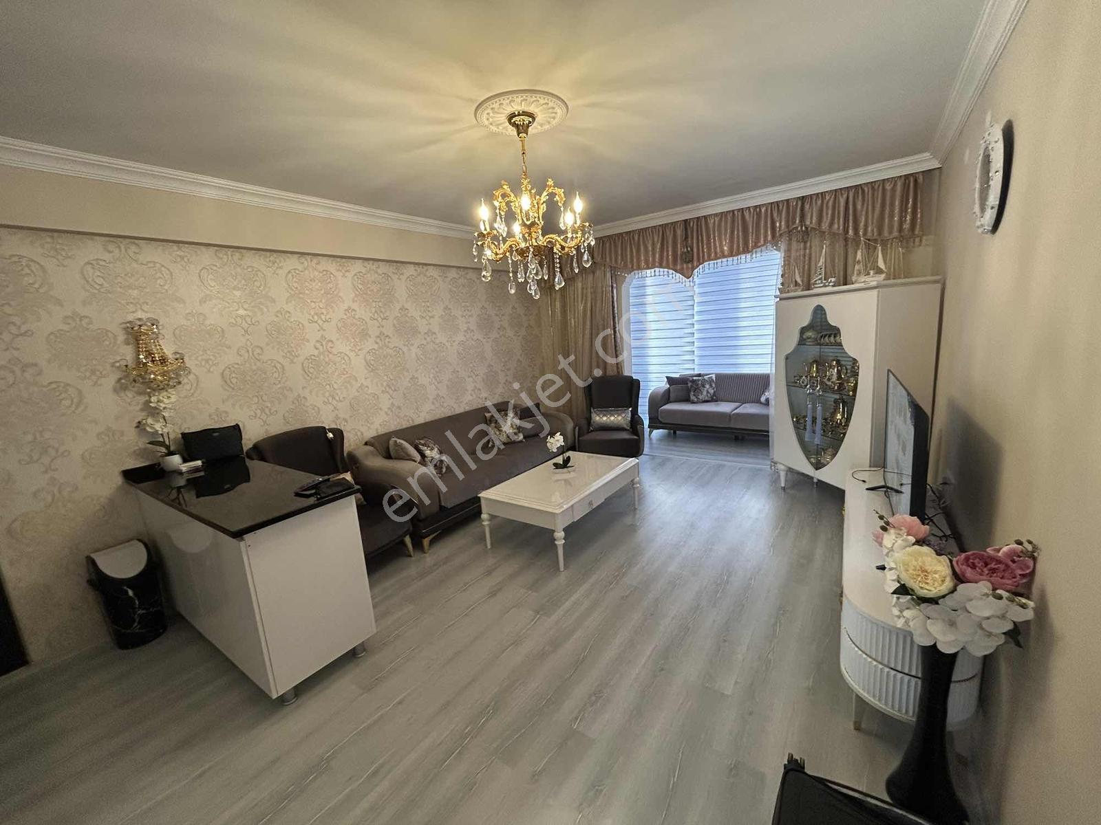 Kuşadasında Havuzlu Sitede Lüks Eşyalı 1+1 Satılık Daire - Görsel 8