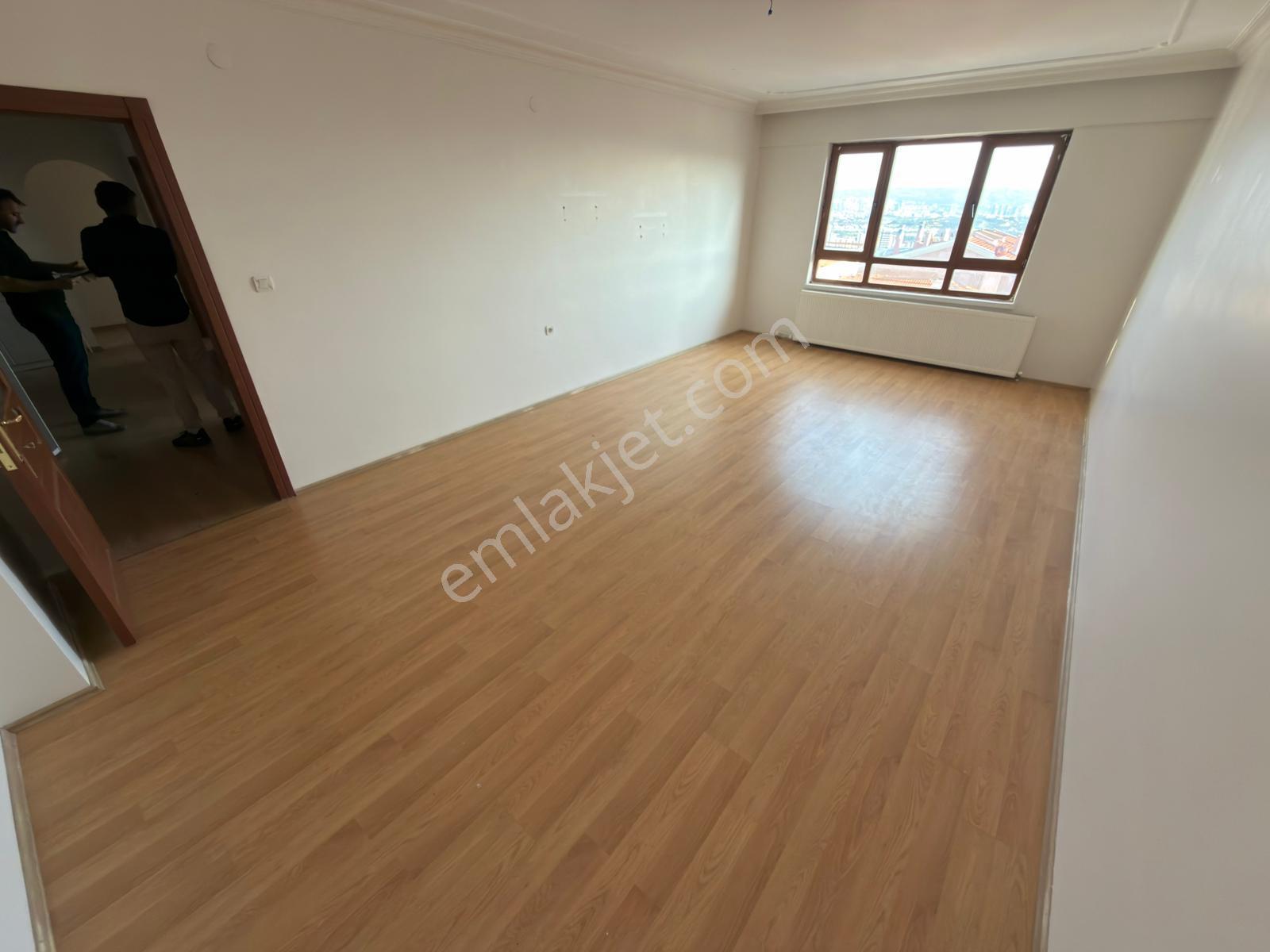 Kariyer'den Ankara Manzaralı 3+1 Teras Balkonlu 140 M2 Asansörlü - Görsel 12