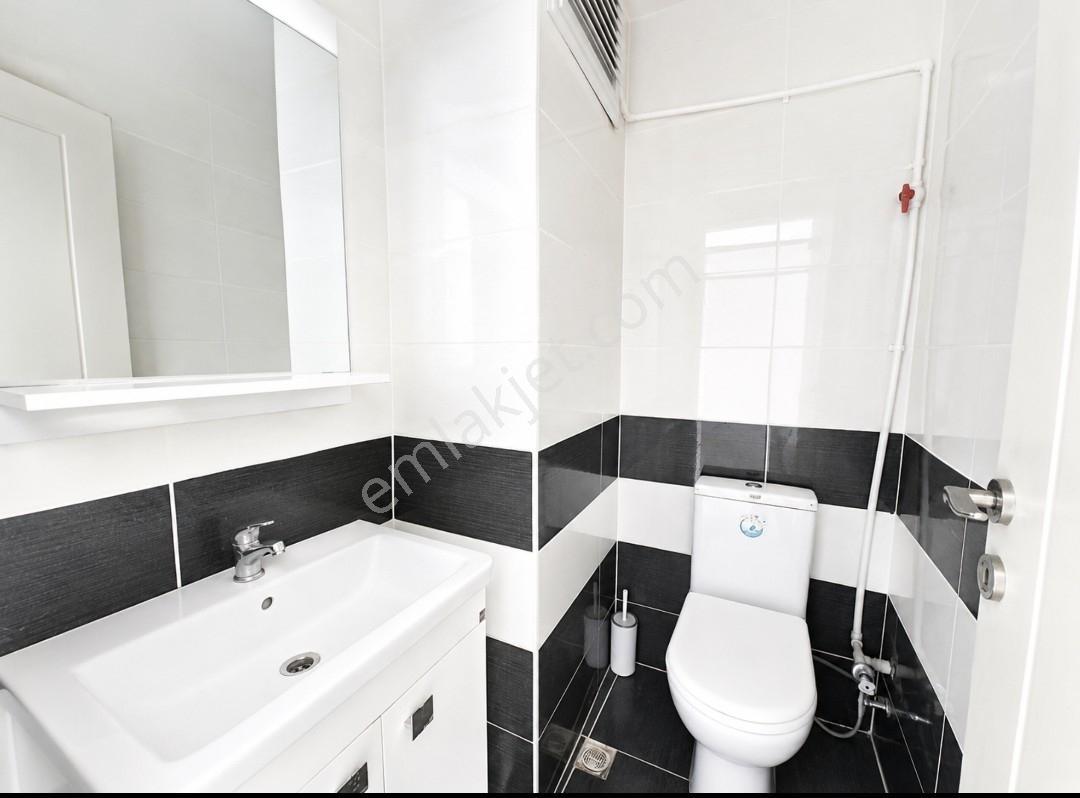Esenyurt Merkez Mahallesi 1+0 Kiralık Ofis - Görsel 12