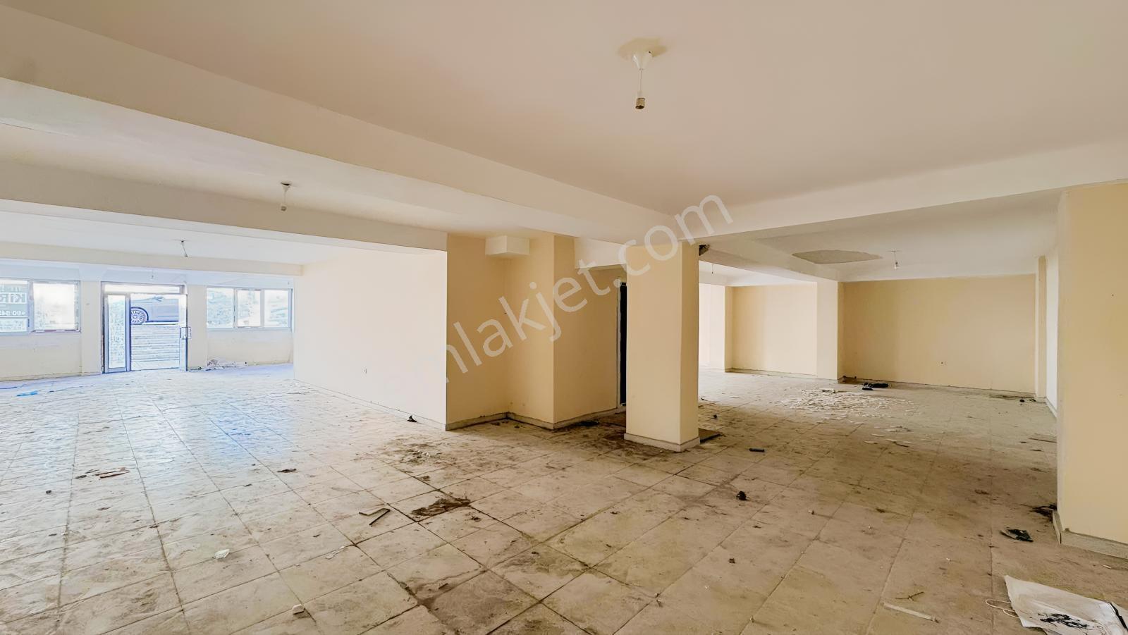 Beylikdüzü Yakuplu Kiralık Net 190 M2 Dükkan - Görsel 2