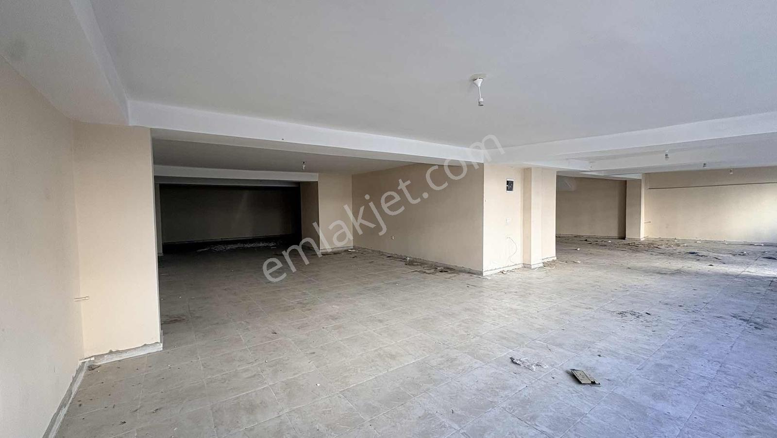 Beylikdüzü Yakuplu Kiralık Net 190 M2 Dükkan - Görsel 6