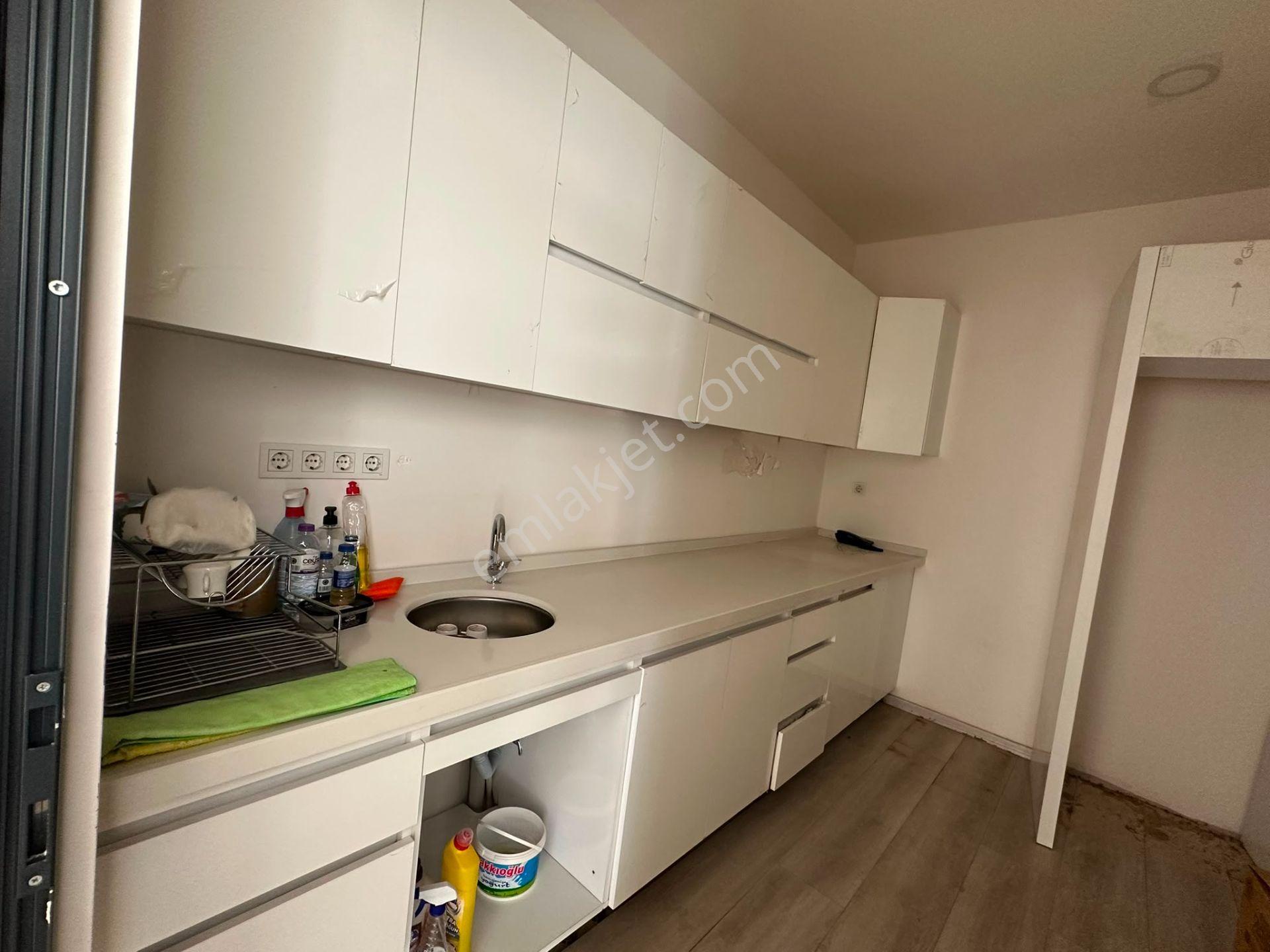 Alanya / Mahmutlarda 3 Katlı 160 M2 Geniş Kiralık Dükkan - Görsel 7
