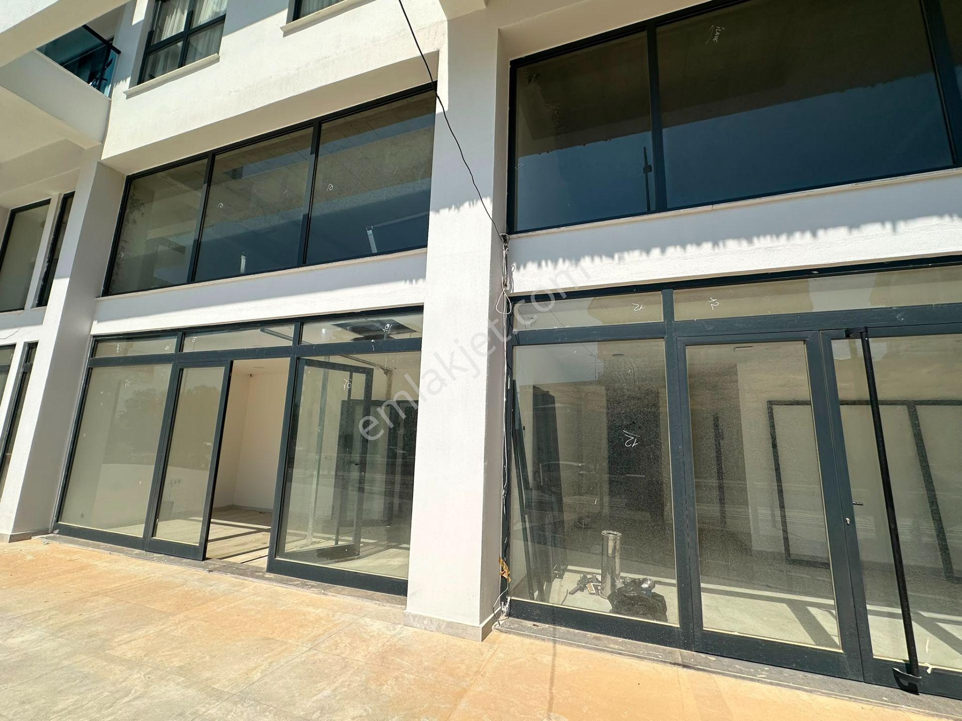 Alanya / Mahmutlarda 3 Katlı 160 M2 Geniş Kiralık Dükkan - Görsel 14