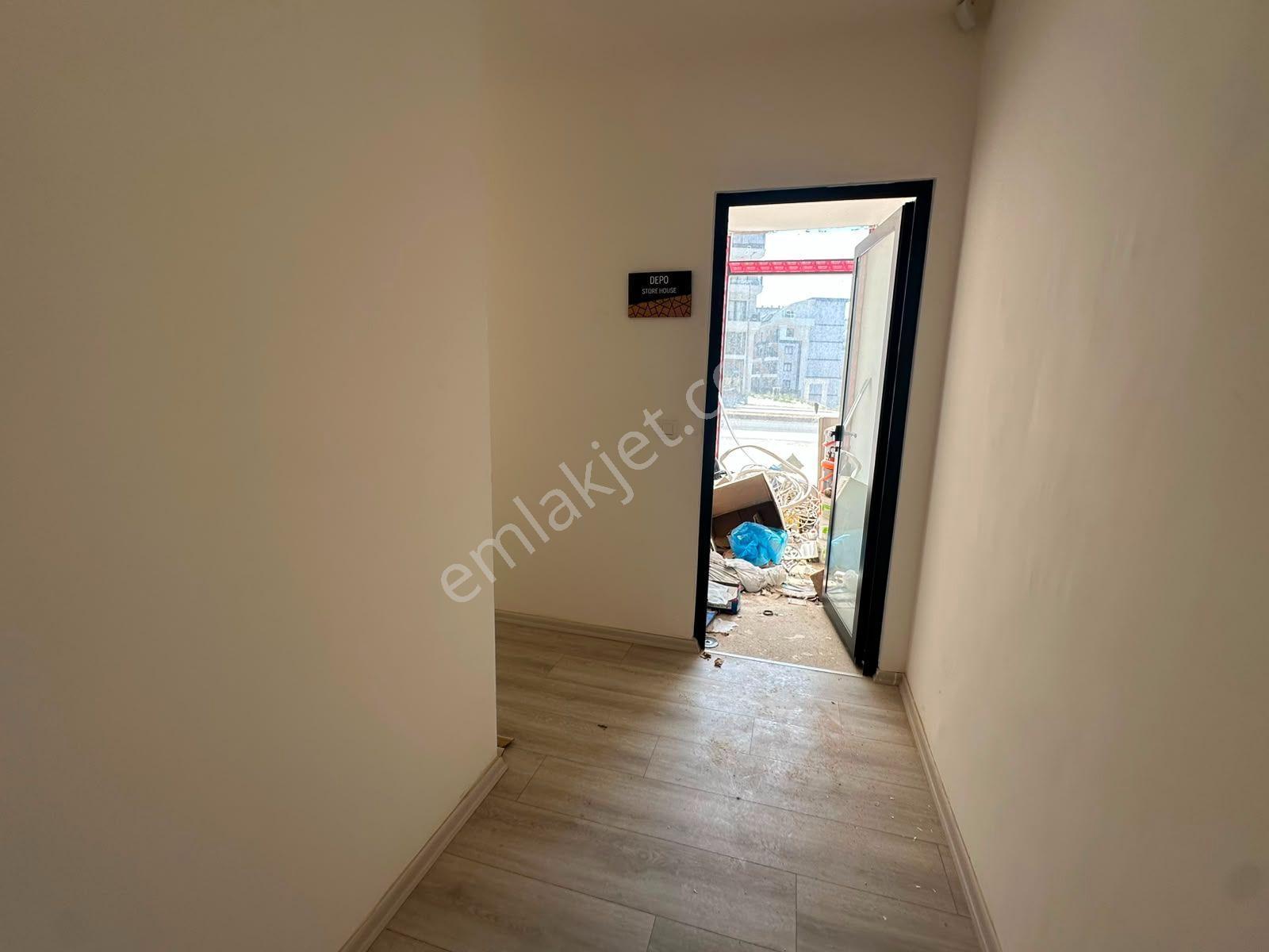 Alanya / Mahmutlarda 3 Katlı 160 M2 Geniş Kiralık Dükkan - Görsel 13