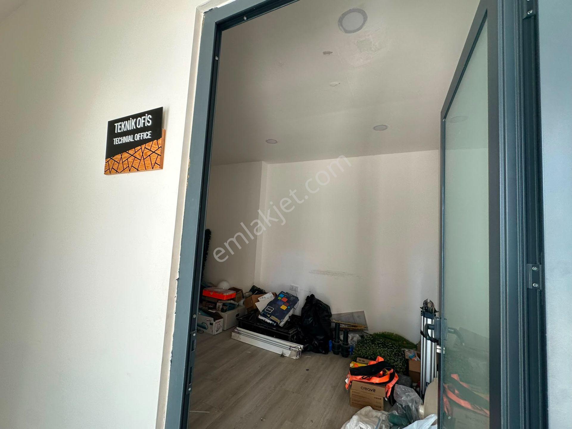 Alanya / Mahmutlarda 3 Katlı 160 M2 Geniş Kiralık Dükkan - Görsel 10