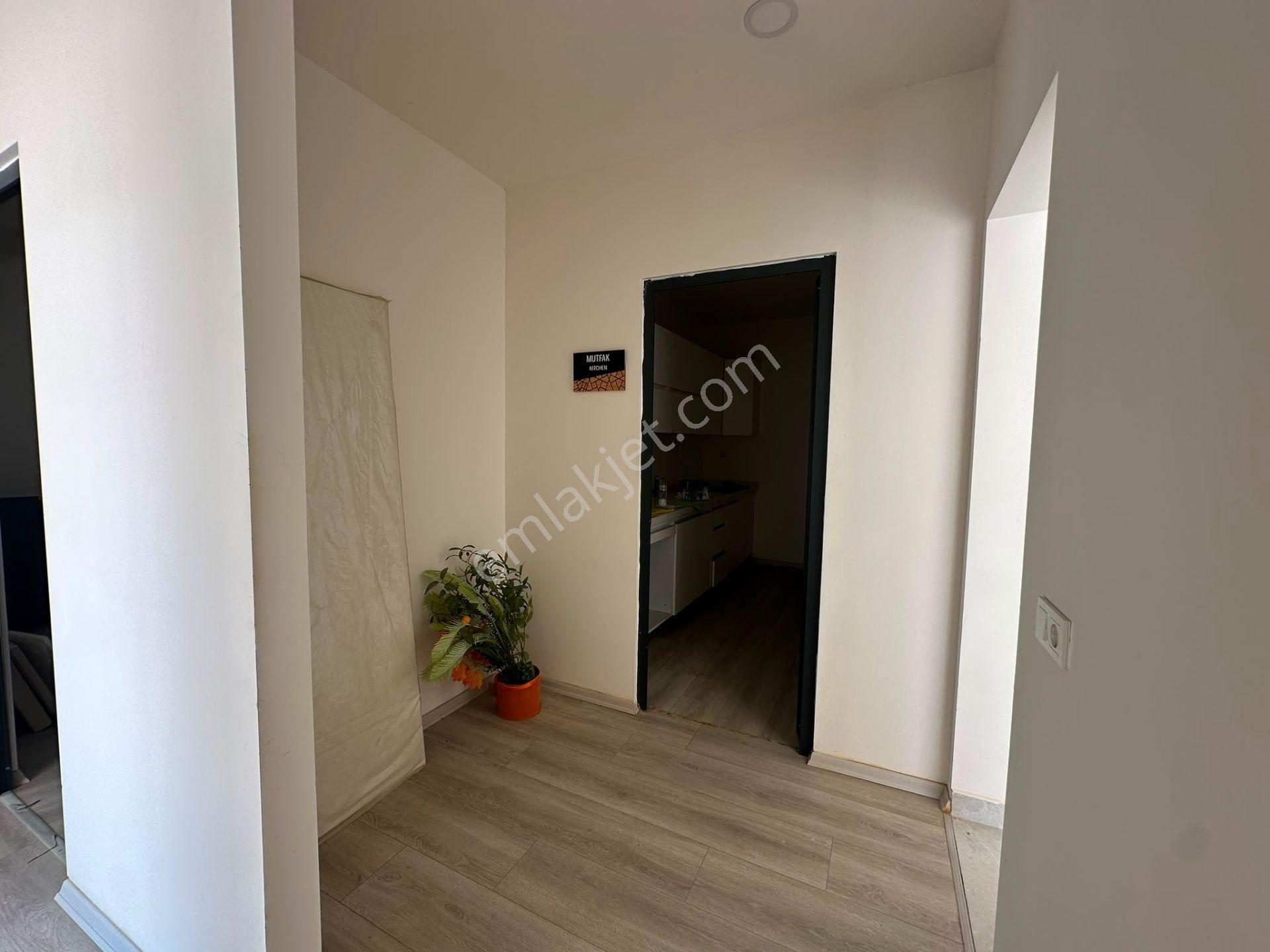 Alanya / Mahmutlarda 3 Katlı 160 M2 Geniş Kiralık Dükkan - Görsel 4