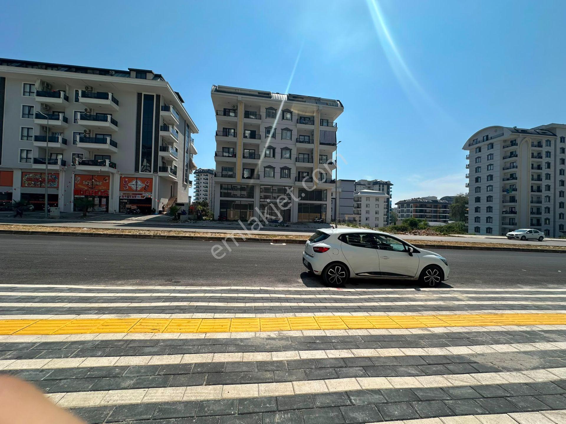 Alanya / Mahmutlarda 3 Katlı 160 M2 Geniş Kiralık Dükkan - Görsel 16