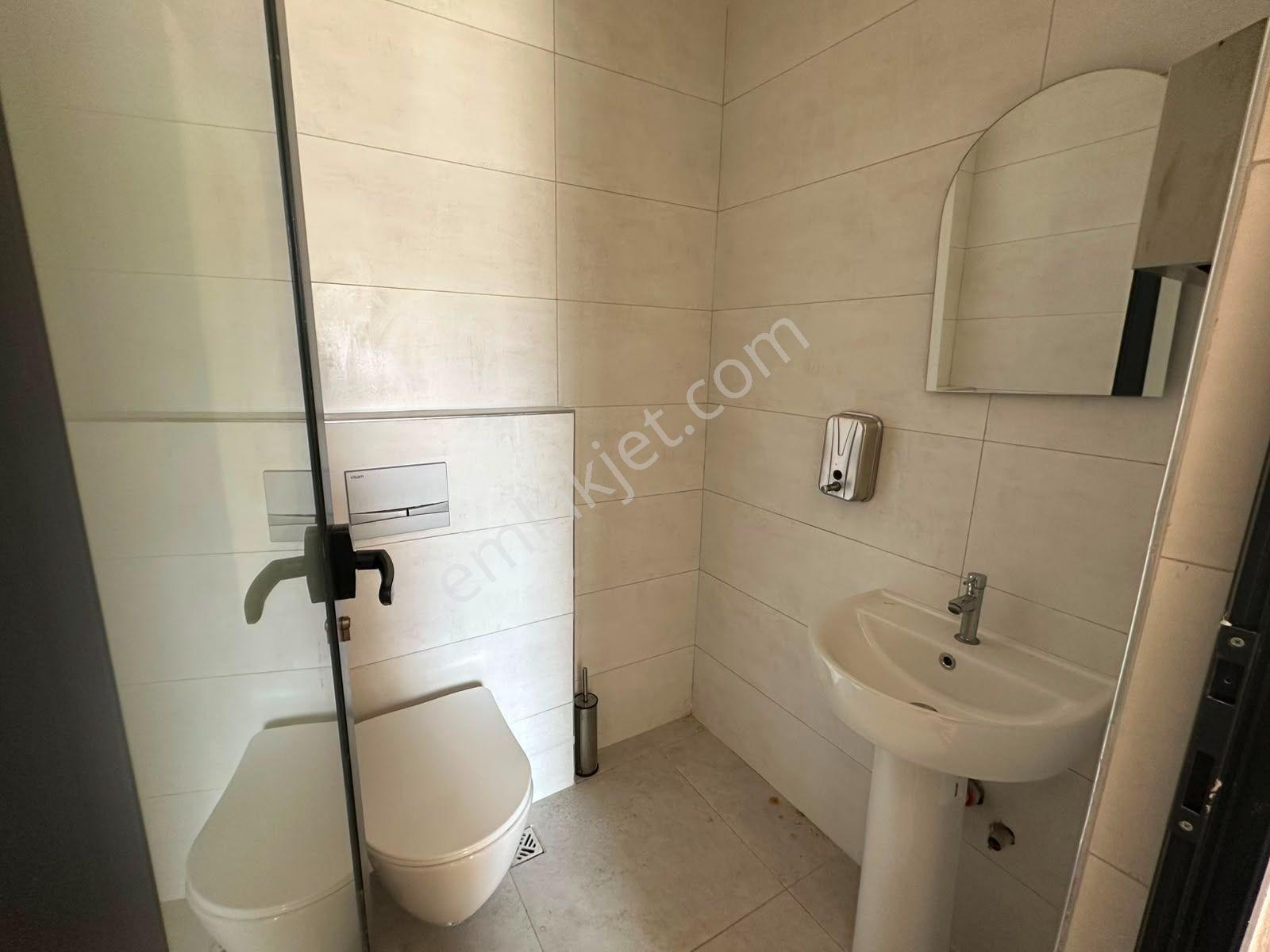 Alanya / Mahmutlarda 3 Katlı 160 M2 Geniş Kiralık Dükkan - Görsel 12