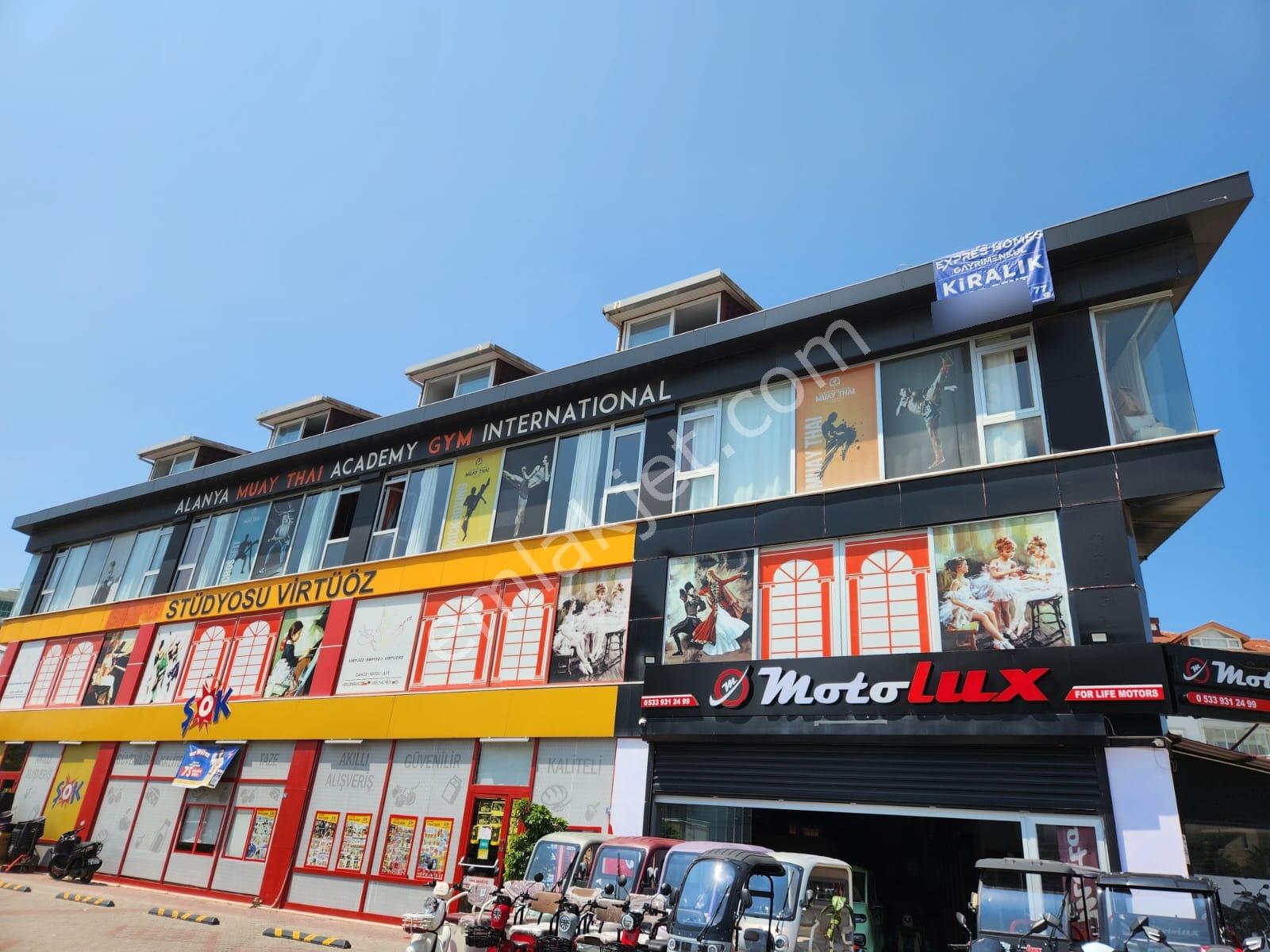 Alanya Tosmur'da Çevre Yoluna Cepheli 400 M² Kiralık Dükkan