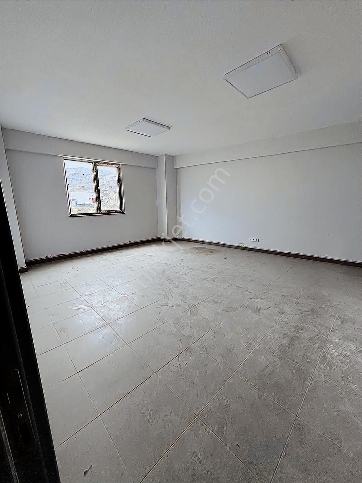 Akdur Dan Tekkeköy Kerimbey De 900 M2 İskanlı Depo - Görsel 25