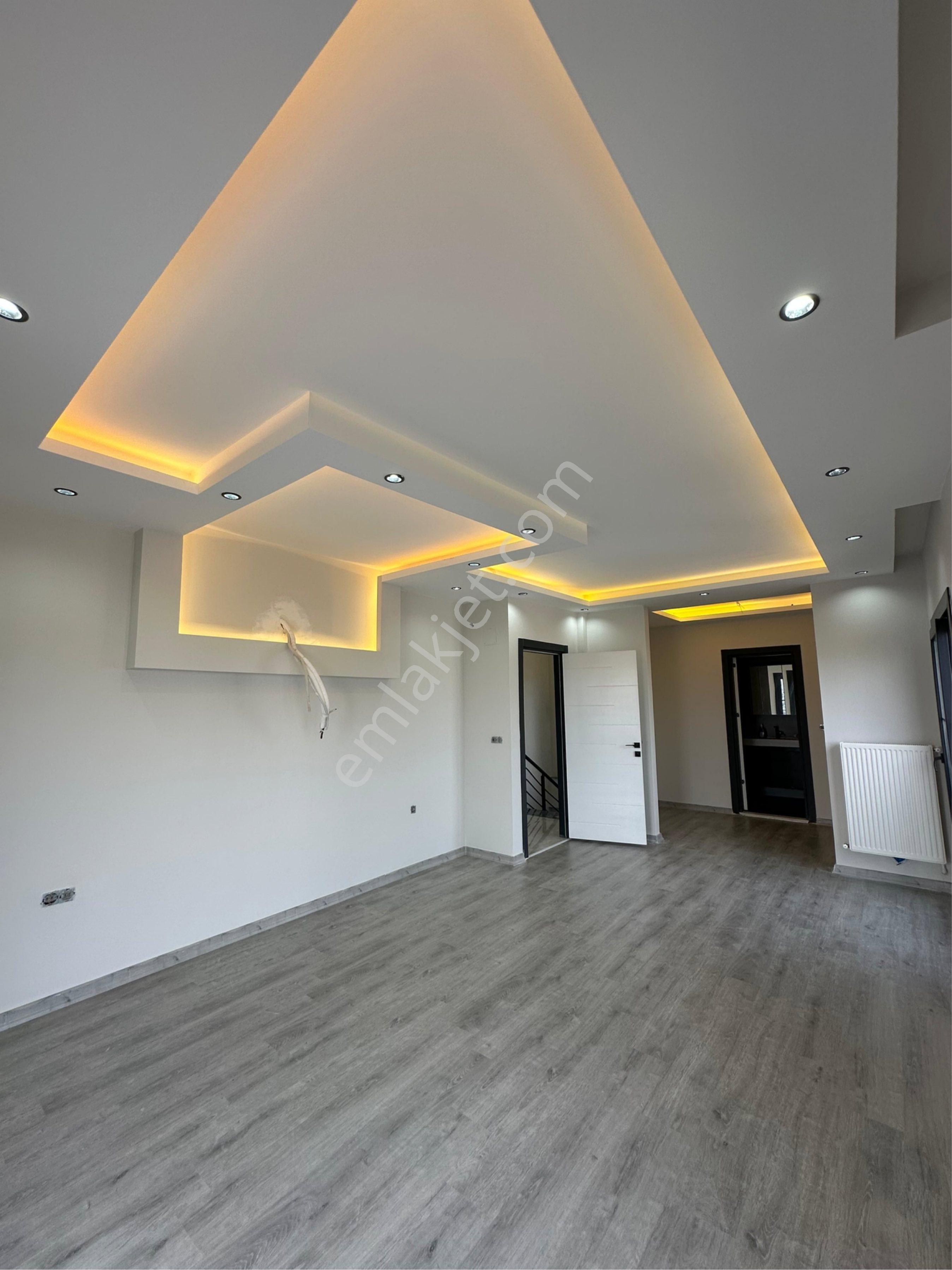 Geniş Peysaj Kullanım Alanlı Triplex Konforlu Eşsiz İşcilikli Villa - Görsel 40