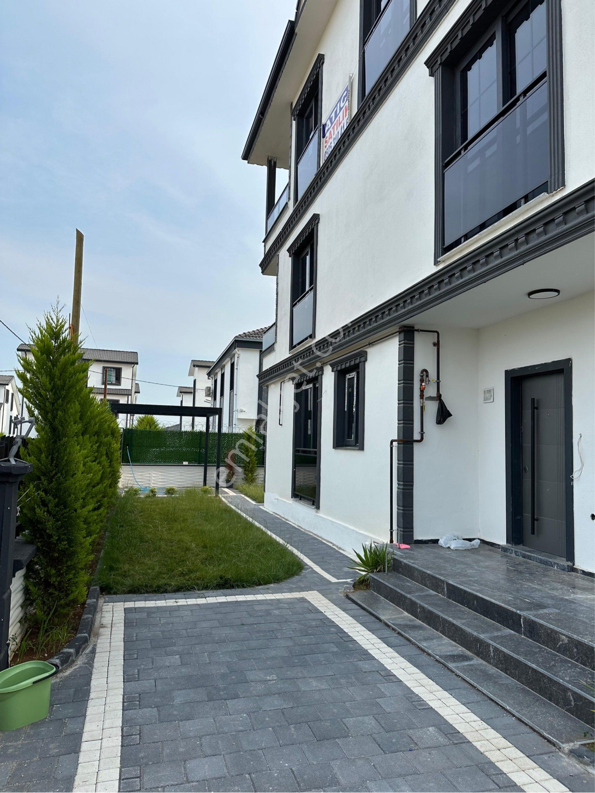 Geniş Peysaj Kullanım Alanlı Triplex Konforlu Eşsiz İşcilikli Villa - Görsel 4