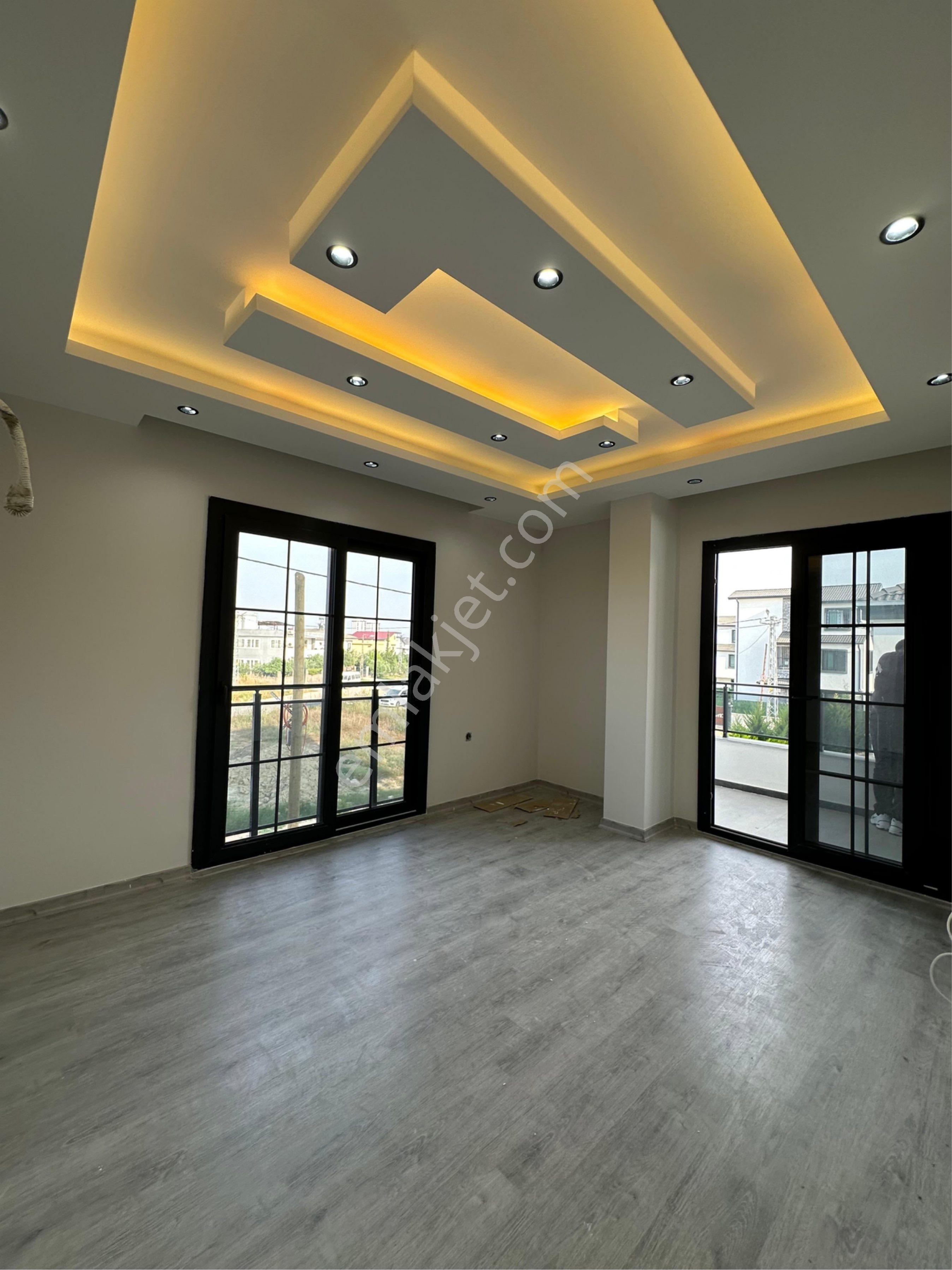 Geniş Peysaj Kullanım Alanlı Triplex Konforlu Eşsiz İşcilikli Villa - Görsel 27