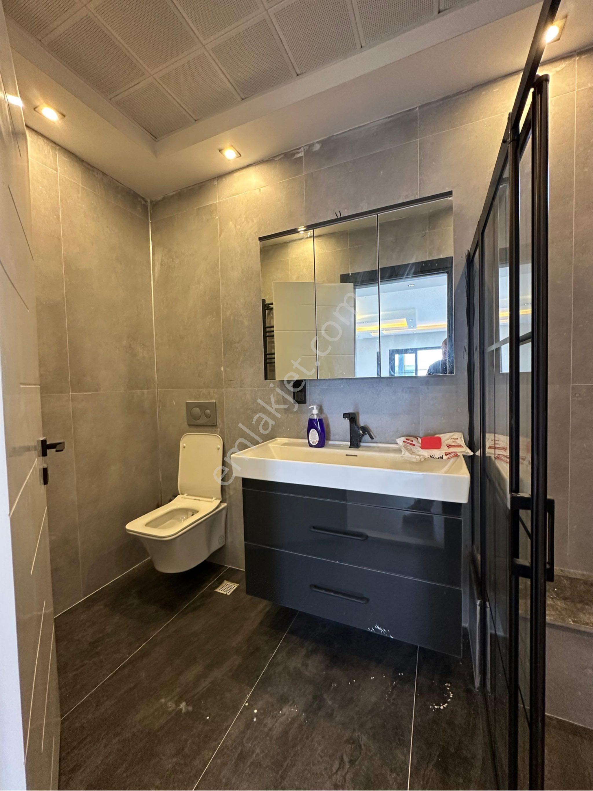 Geniş Peysaj Kullanım Alanlı Triplex Konforlu Eşsiz İşcilikli Villa - Görsel 38