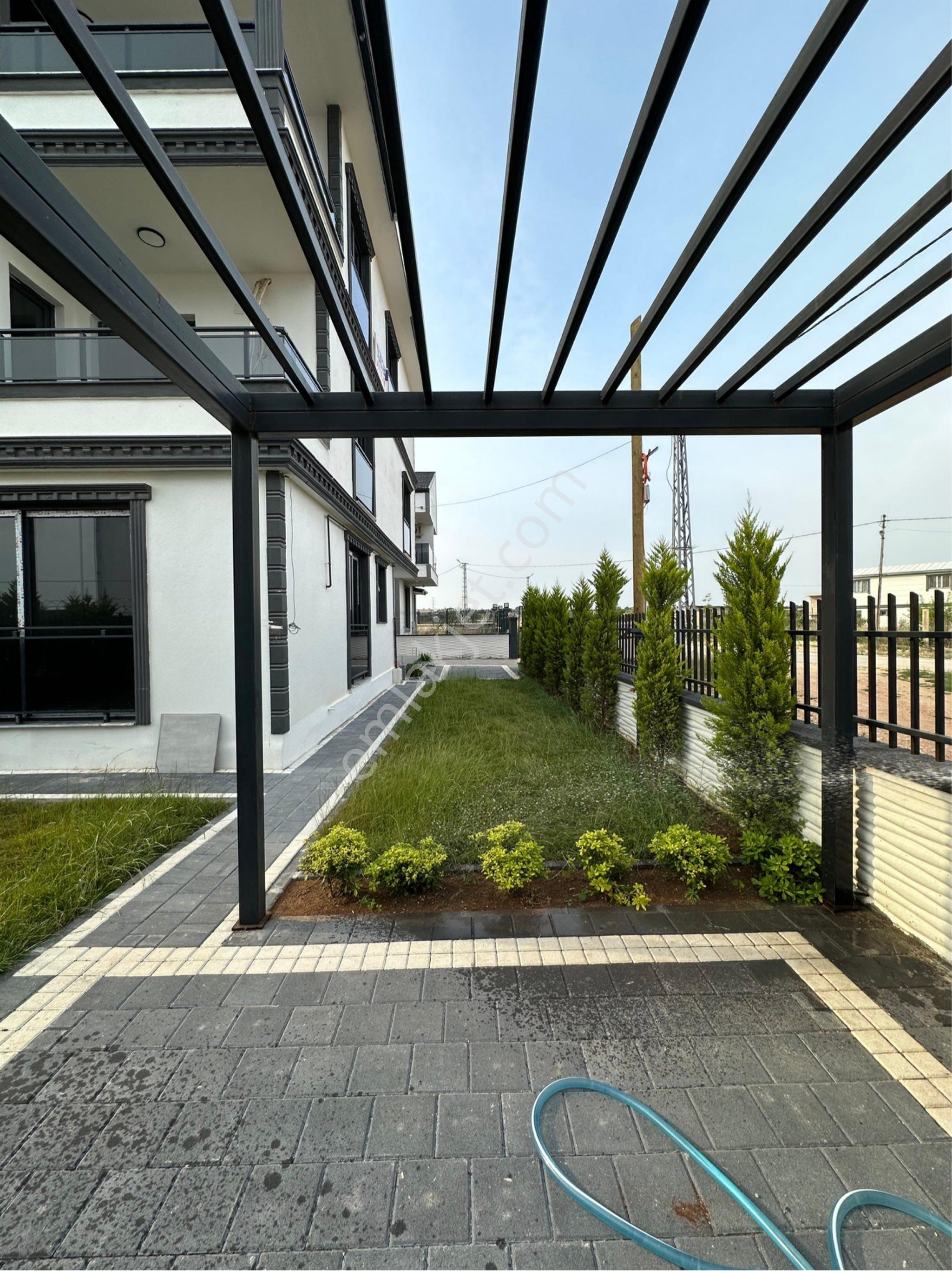 Geniş Peysaj Kullanım Alanlı Triplex Konforlu Eşsiz İşcilikli Villa - Görsel 8