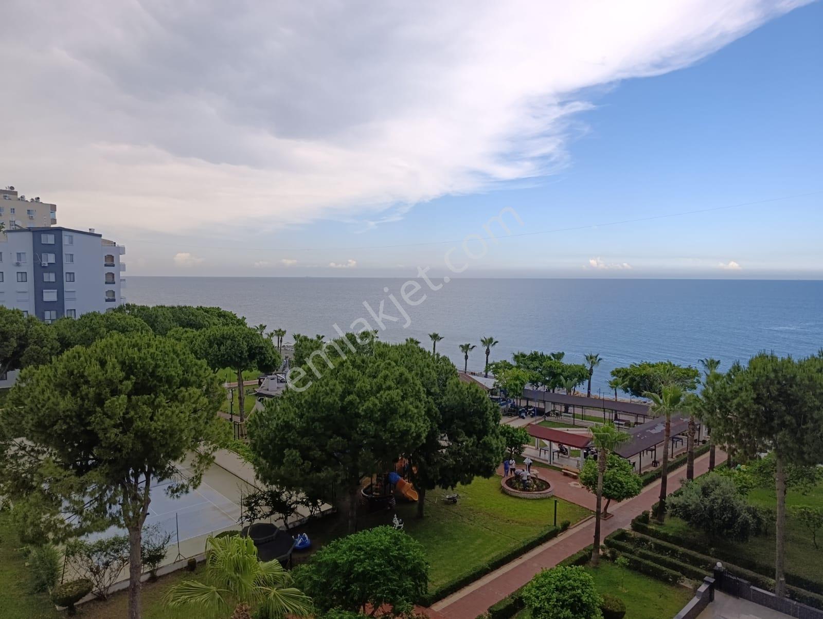 Karınca'dan Çeşmeli'de Full Deniz Manzaralı Kaçmaz Daire !