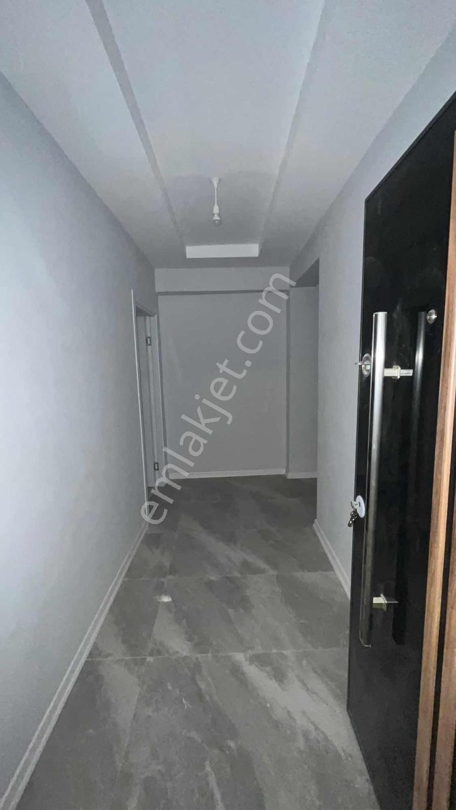 Akdur'dan Çarşamba'da Çatal Plaza'da Kiralık Ofis Büro - Görsel 15