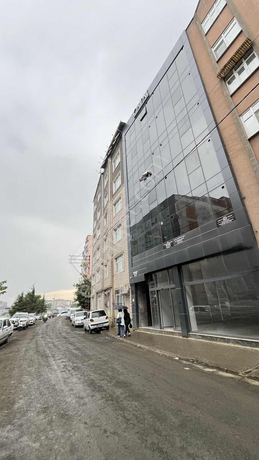 Akdur'dan Çarşamba'da Çatal Plaza'da Kiralık Ofis Büro - Görsel 3