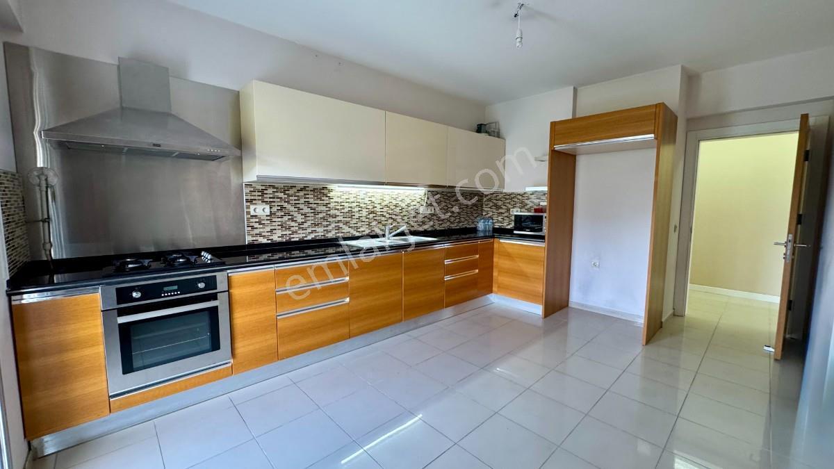 Bornova Evka 3 Te Havuzlu Site İçerisinde 4+1 Kiralık Daire - Görsel 33