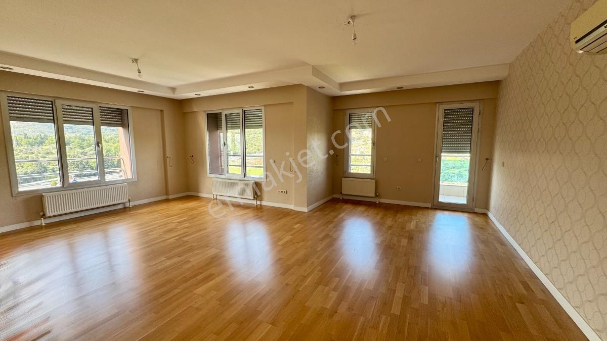 Bornova Evka 3 Te Havuzlu Site İçerisinde 4+1 Kiralık Daire - Görsel 12