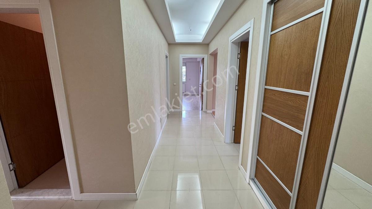 Bornova Evka 3 Te Havuzlu Site İçerisinde 4+1 Kiralık Daire - Görsel 11