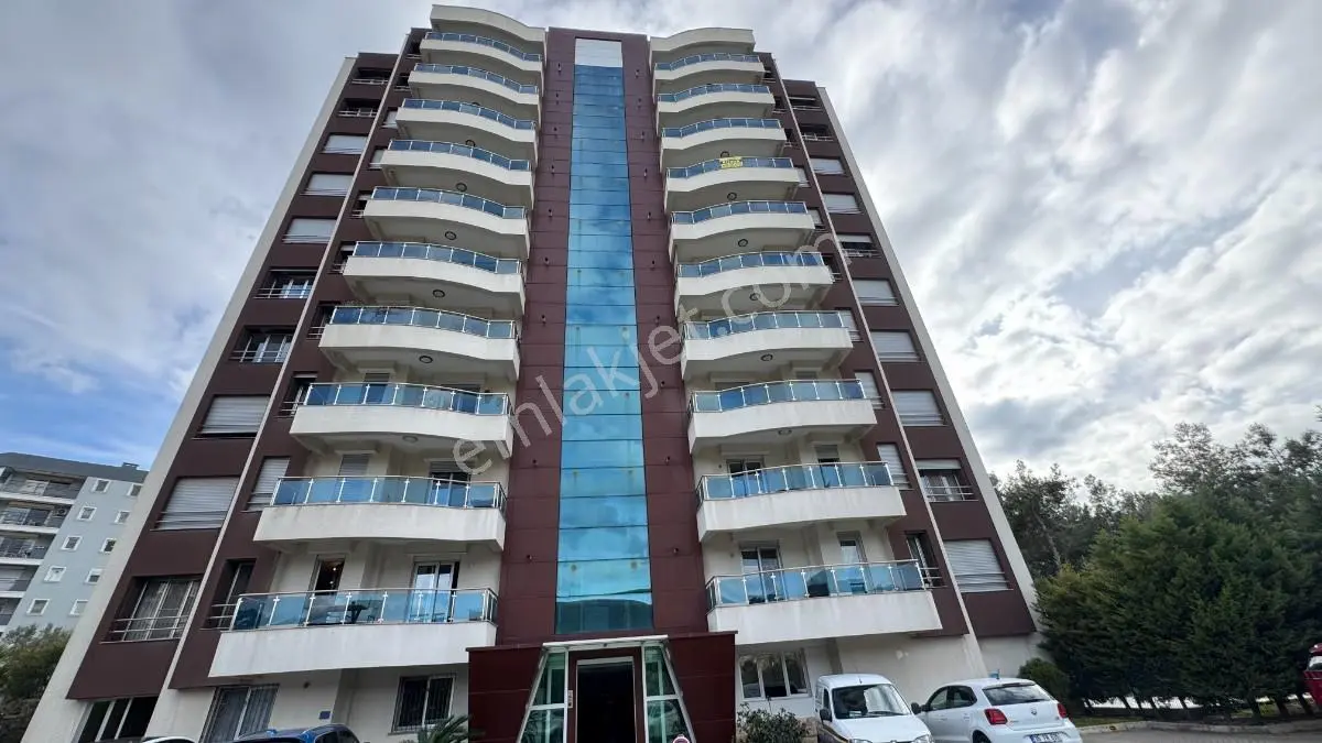 Bornova Evka 3 Te Havuzlu Site İçerisinde 4+1 Kiralık Daire