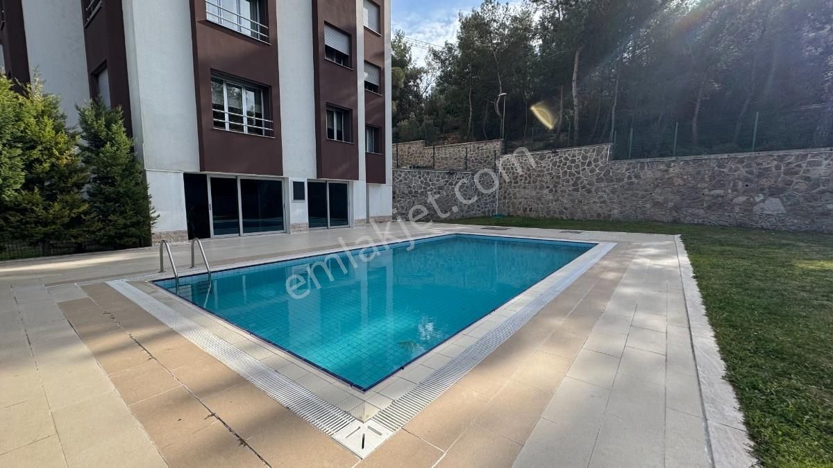 Bornova Evka 3 Te Havuzlu Site İçerisinde 4+1 Kiralık Daire - Görsel 9