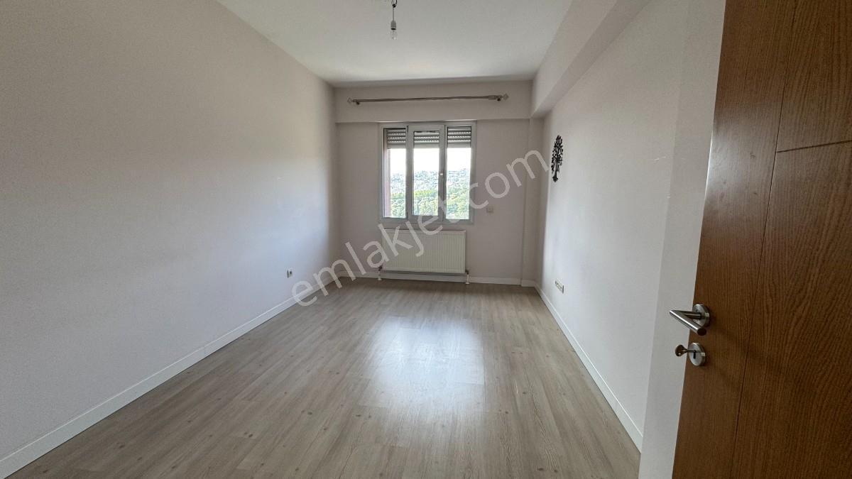Bornova Evka 3 Te Havuzlu Site İçerisinde 4+1 Kiralık Daire - Görsel 16