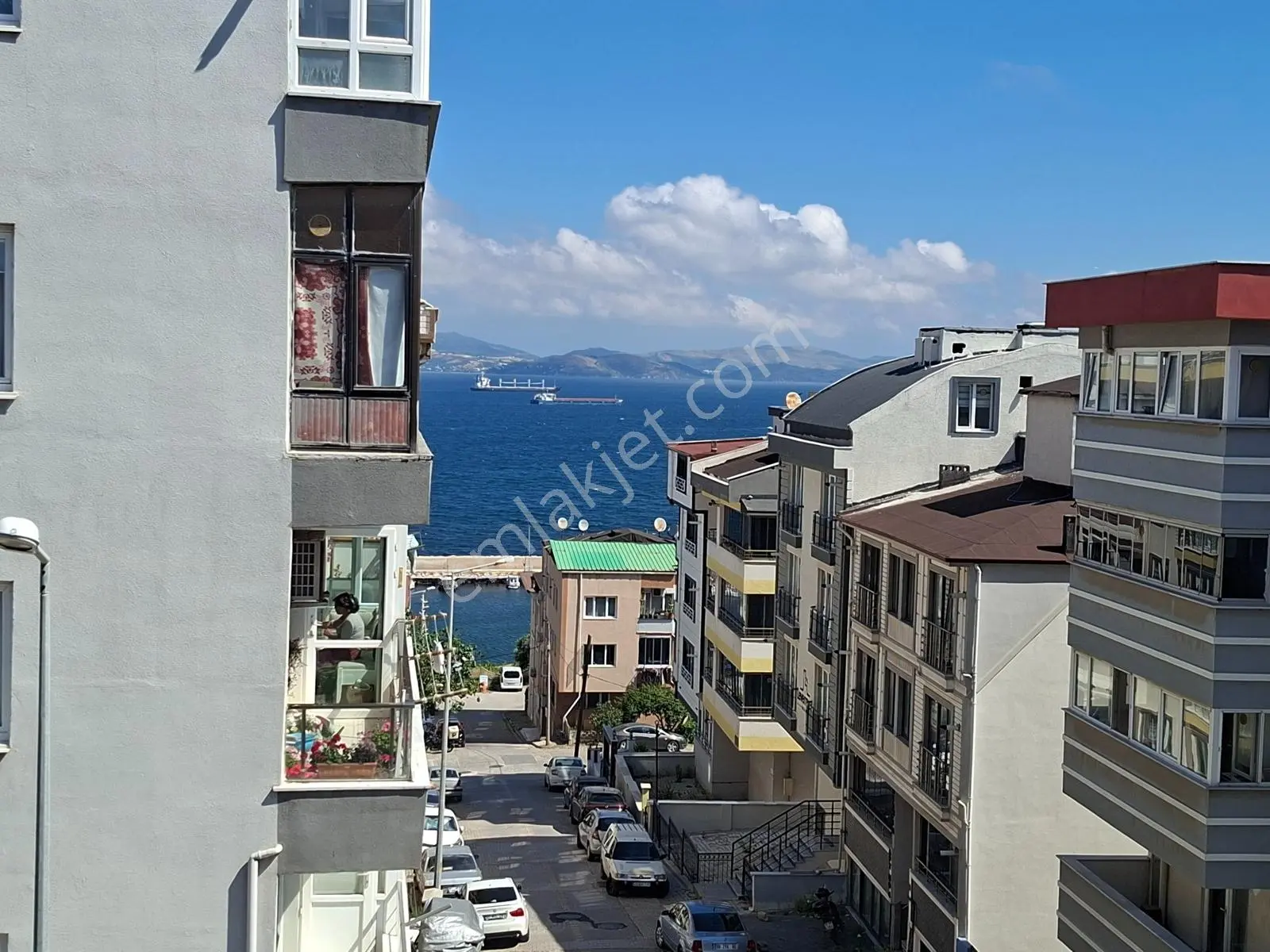 Sevinç'ten Hacı Yusuf'ta Deniz Manzaralı Eşyalı Kiralık 1+1 - Görsel 12