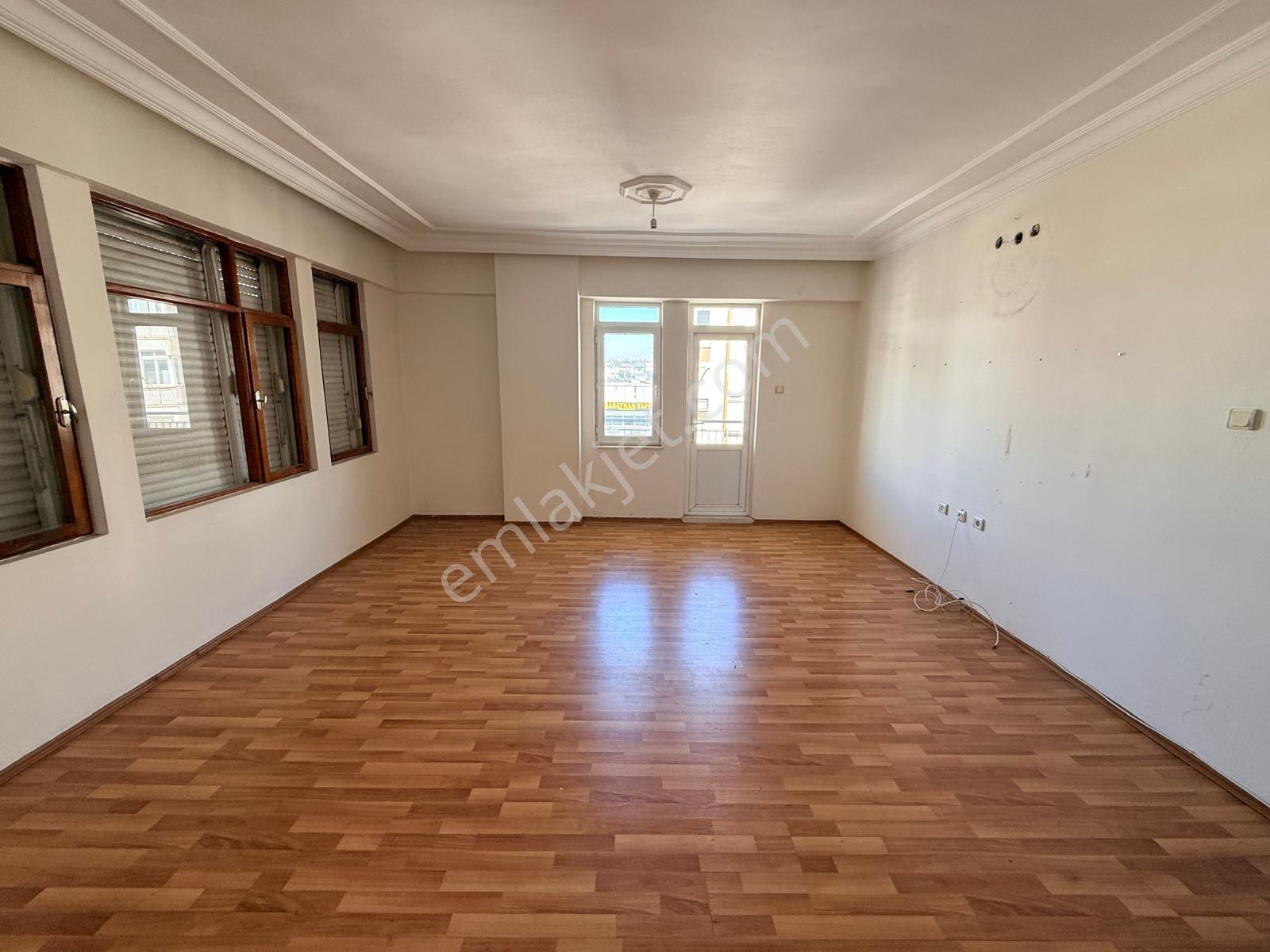 Markantalya Karşısında Asansörlü, Güney Cephe Geniş Daire - Görsel 24