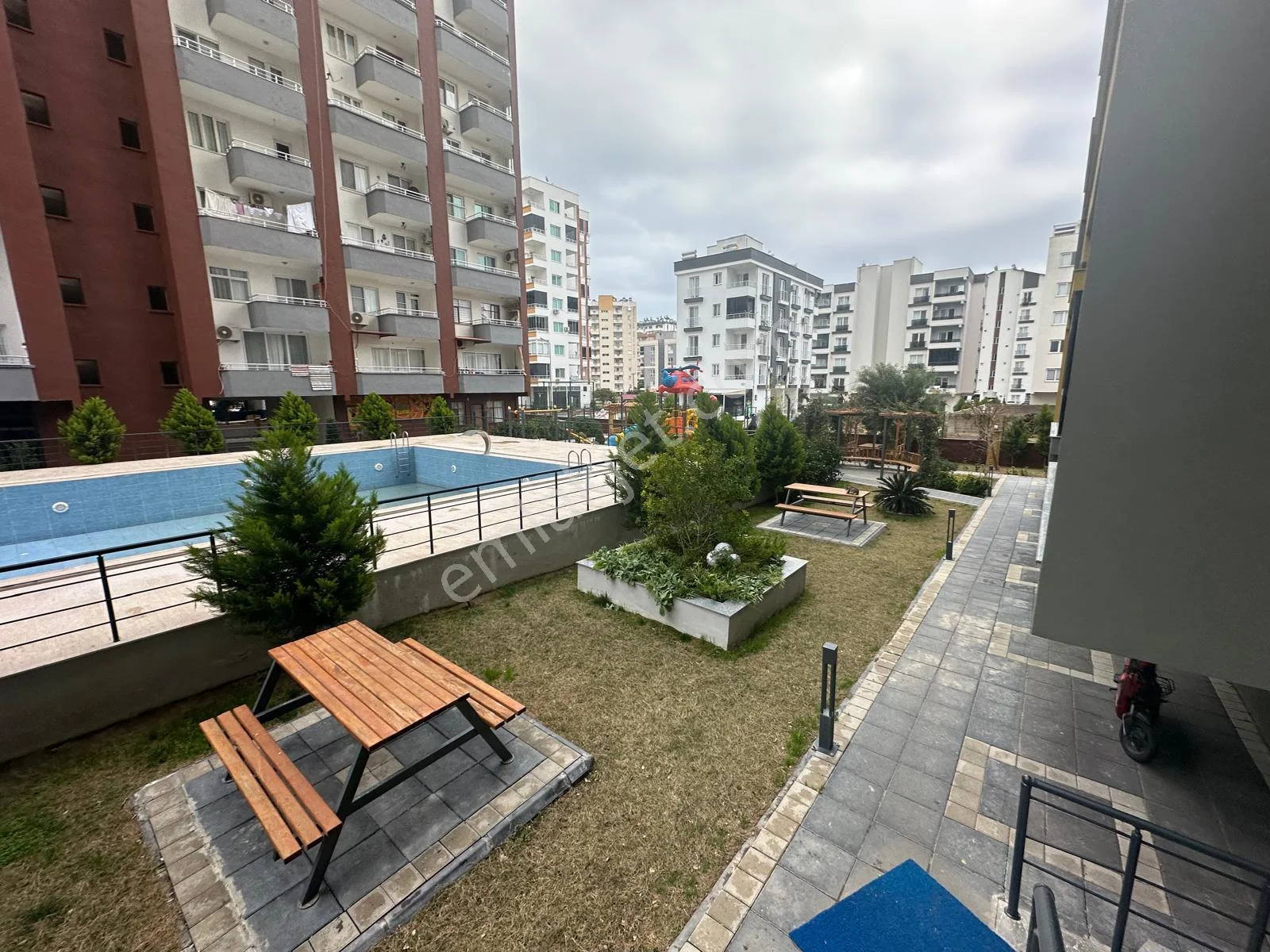 Tömük'te Havuzlu Sitede Sıfır 2+1 Kiralık Daire (denize 250m) - Görsel 5