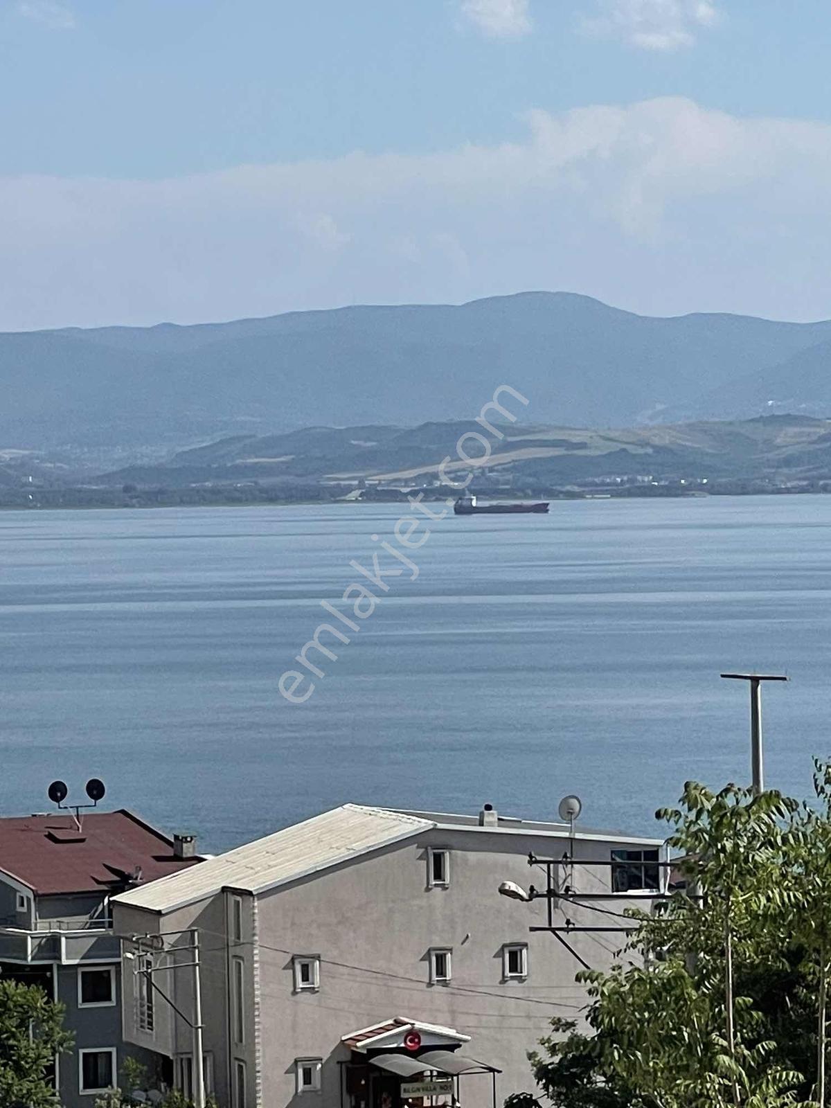 Cami Mahallesi'nde Lebi Derya Deniz Manzaralı Satılık 3+1 Daire - Görsel 13