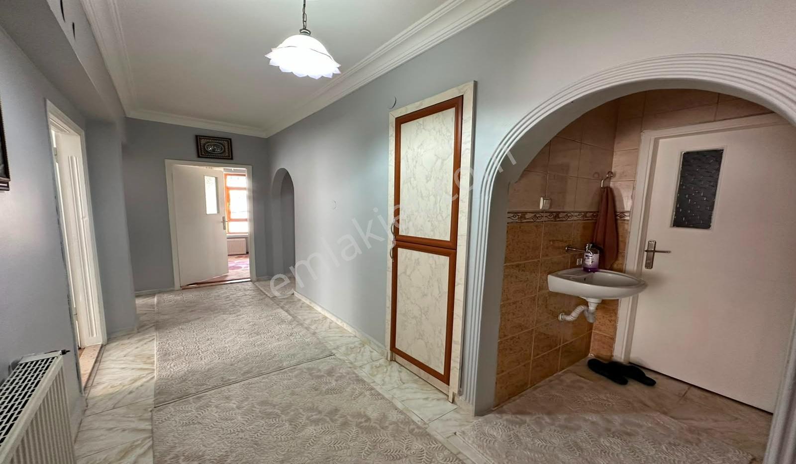 Kuşcağız Tarhanlar Cadde Yakını 3+1 Katta Ön Cephe Kök Tapu - Görsel 10