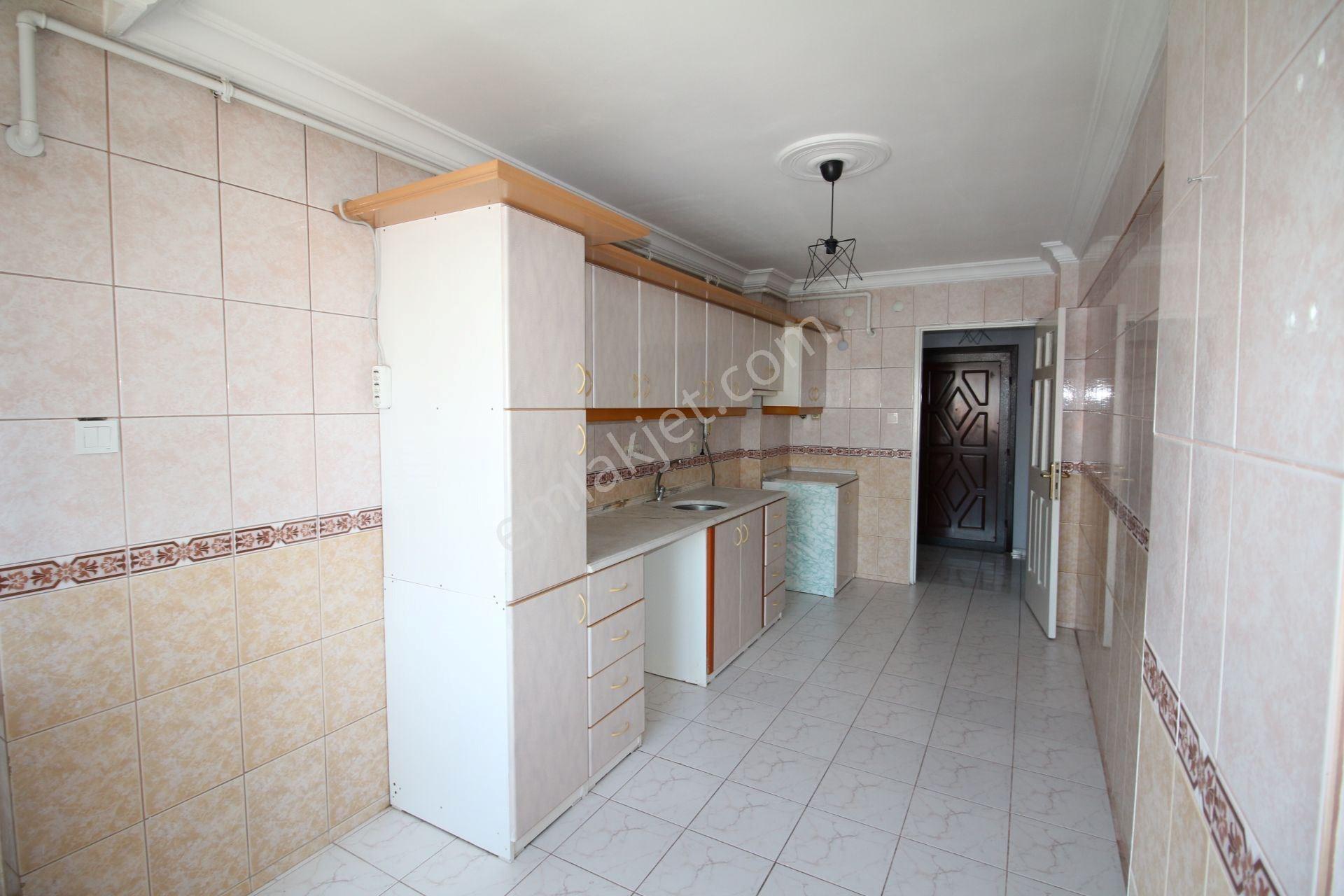Maliyeciler Mah. Deniz Manzaralı Asansörlü Otoparklı 3+1 - Görsel 19