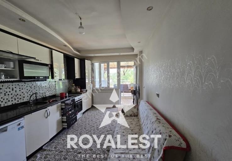 Royalest'ten Geniş Teraslı Ebeveyn Banyolu Merkezi Konumda Acil - Görsel 13