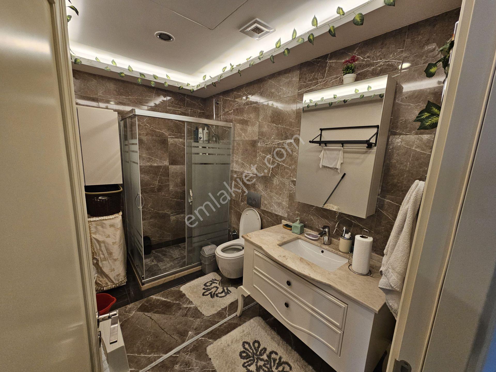 Kiptaş Venezia Mega Satılık Boş Kare Salon Avm Mnzr.teraslı 1+1 Daire - Görsel 5