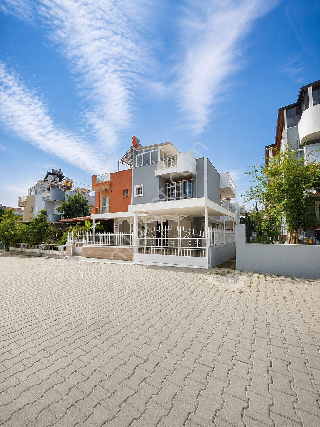 Yenilenmiş Otoparklı Sahile Yakın Villa - Görsel 32