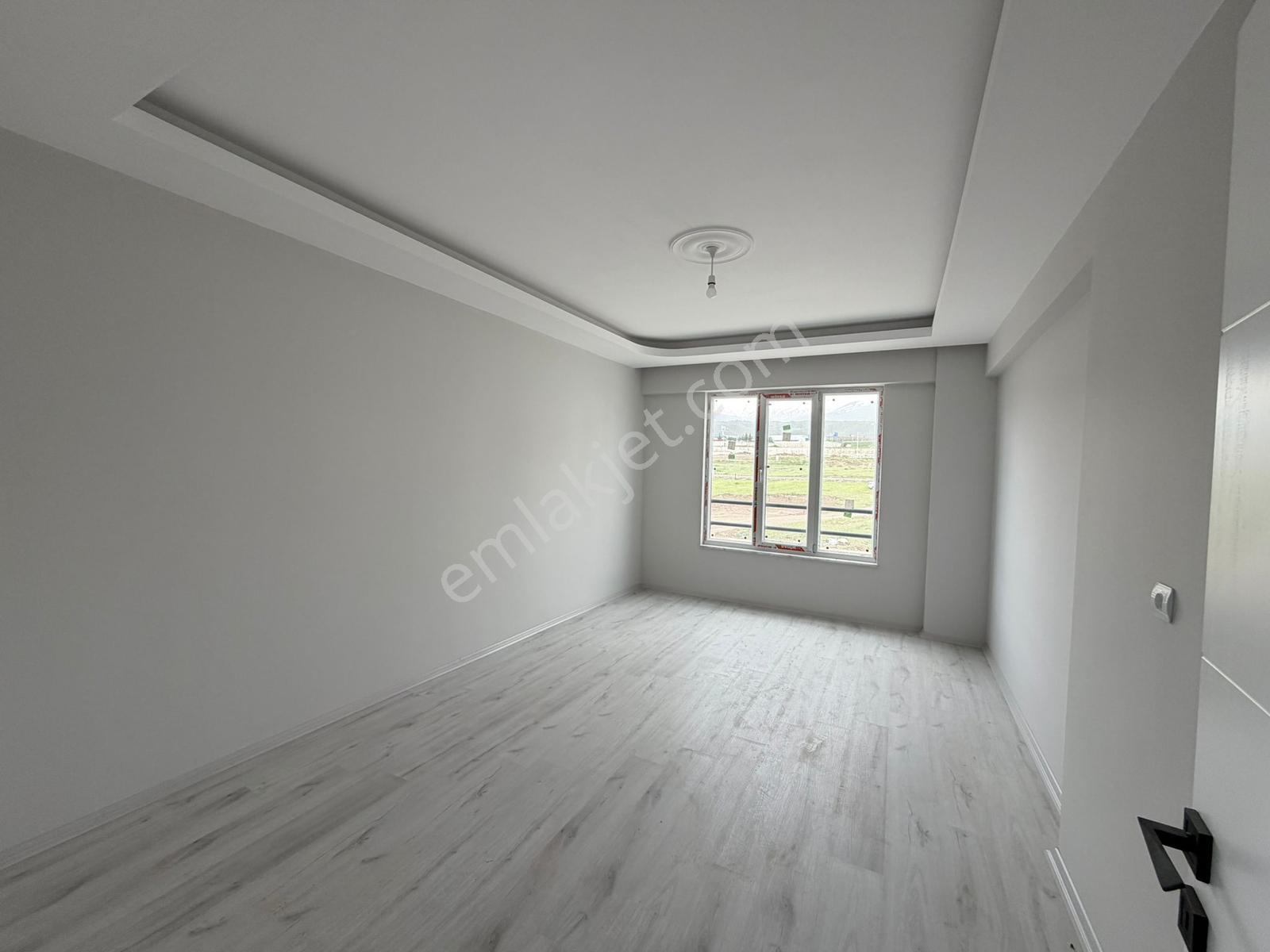 Hastane Yakınında Ara Kat, Yerden Isıtmalı Sıfır 2+1 Kiralık! - Görsel 9