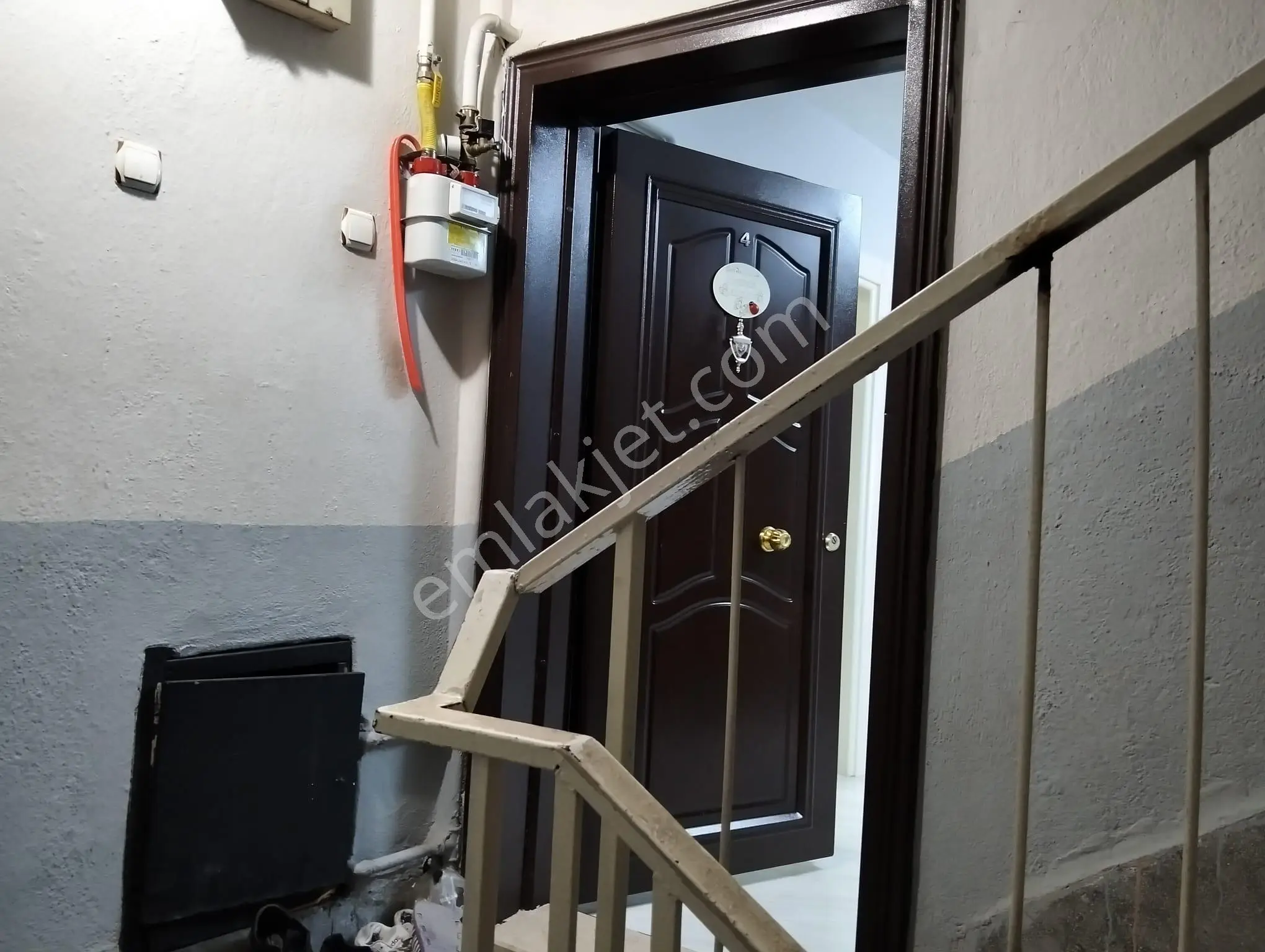 Afyon Üçok Emlaktan Yunus Emre Mah Satılık 2+1 Cadde Üstü Arakat Daire - Görsel 4