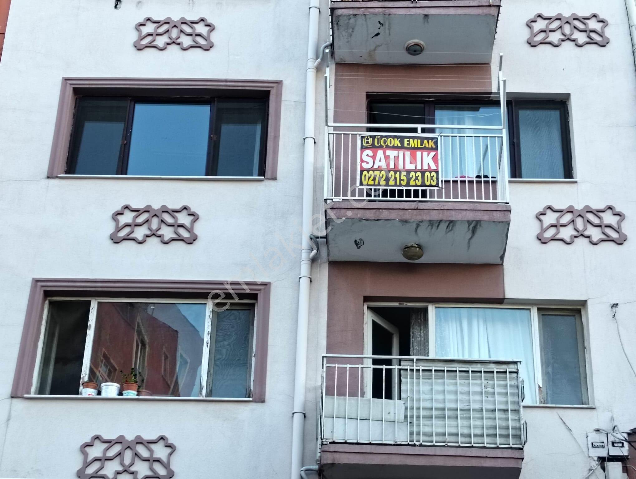 Afyon Üçok Emlaktan Yunus Emre Mah Satılık 2+1 Cadde Üstü Arakat Daire - Görsel 2